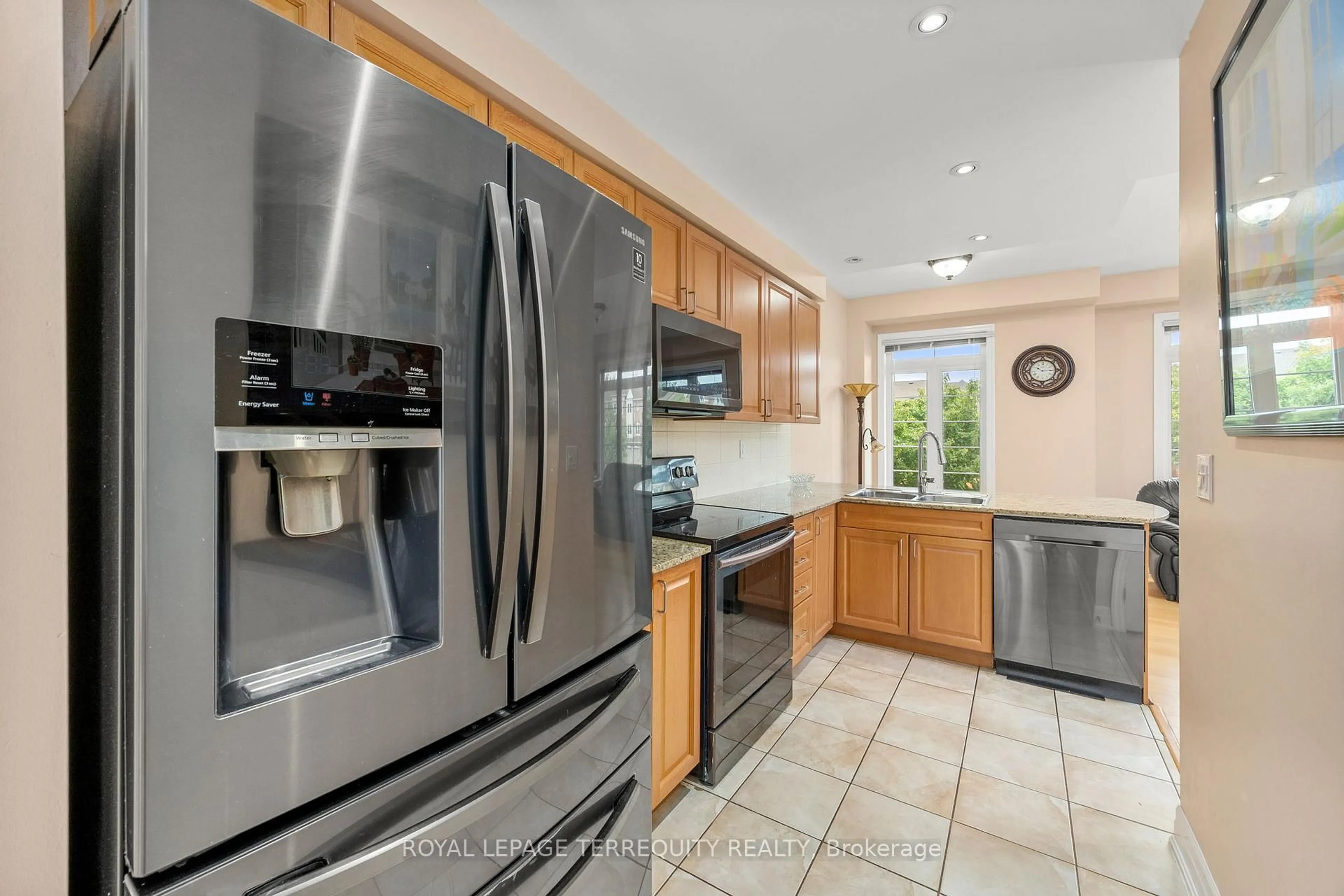 Unknown for 871 New Westminster Dr #25, Vaughan Ontario L4J 0G8