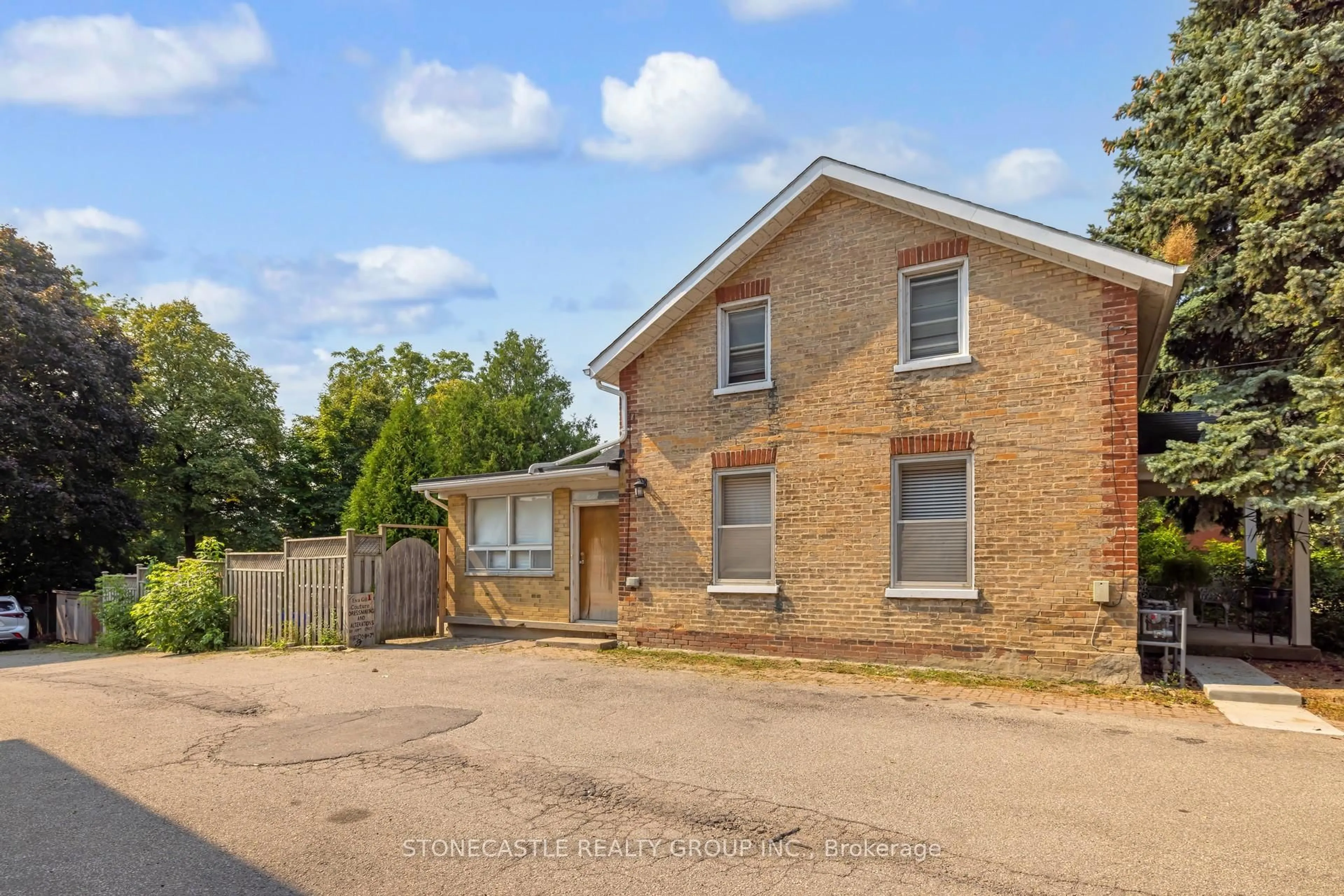 A pic from outside/outdoor area/front of a property/back of a property/a pic from drone, street for 2321 Major Mackenzie Dr, Vaughan Ontario L6A 1R8