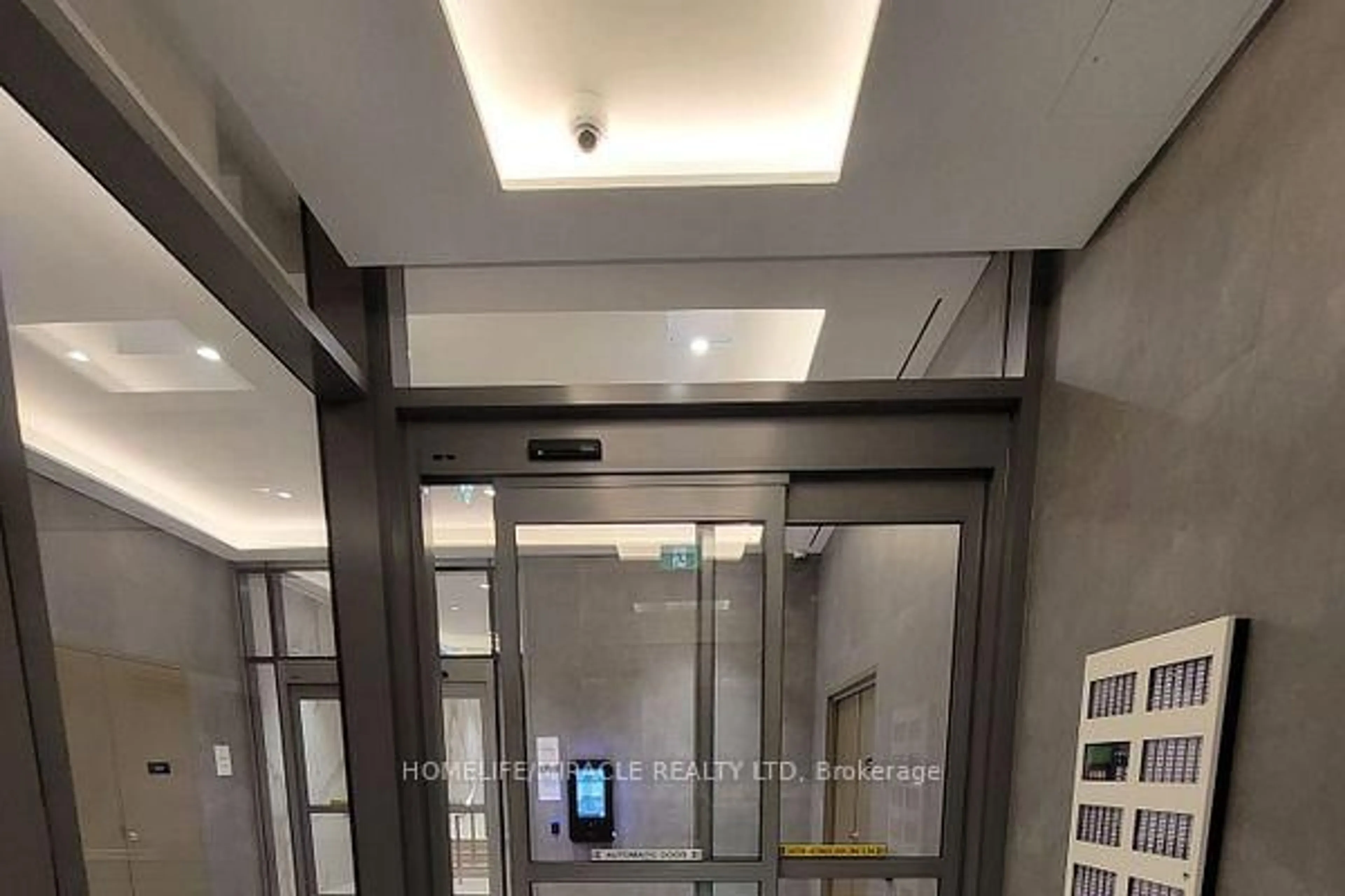 Indoor foyer for 7890 Jane St, Vaughan Ontario L4K 0K9