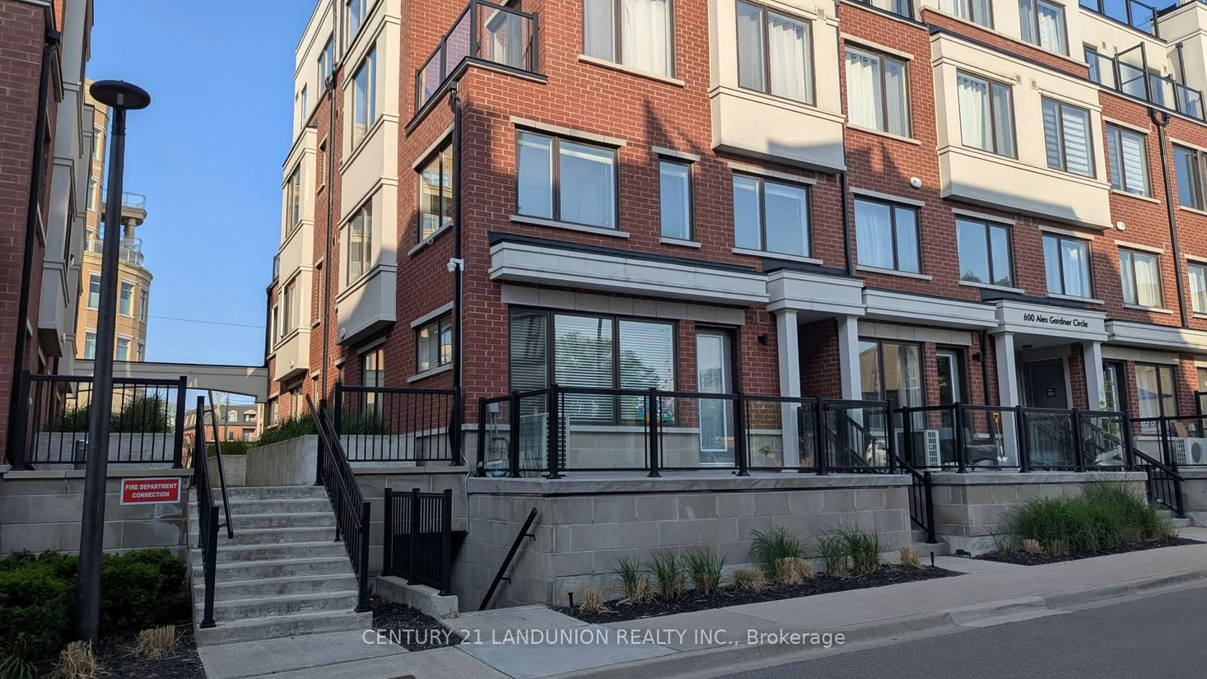 Home with brick exterior material, building for 600 Alex Gardner Circ #107, Aurora Ontario L4G 3G5