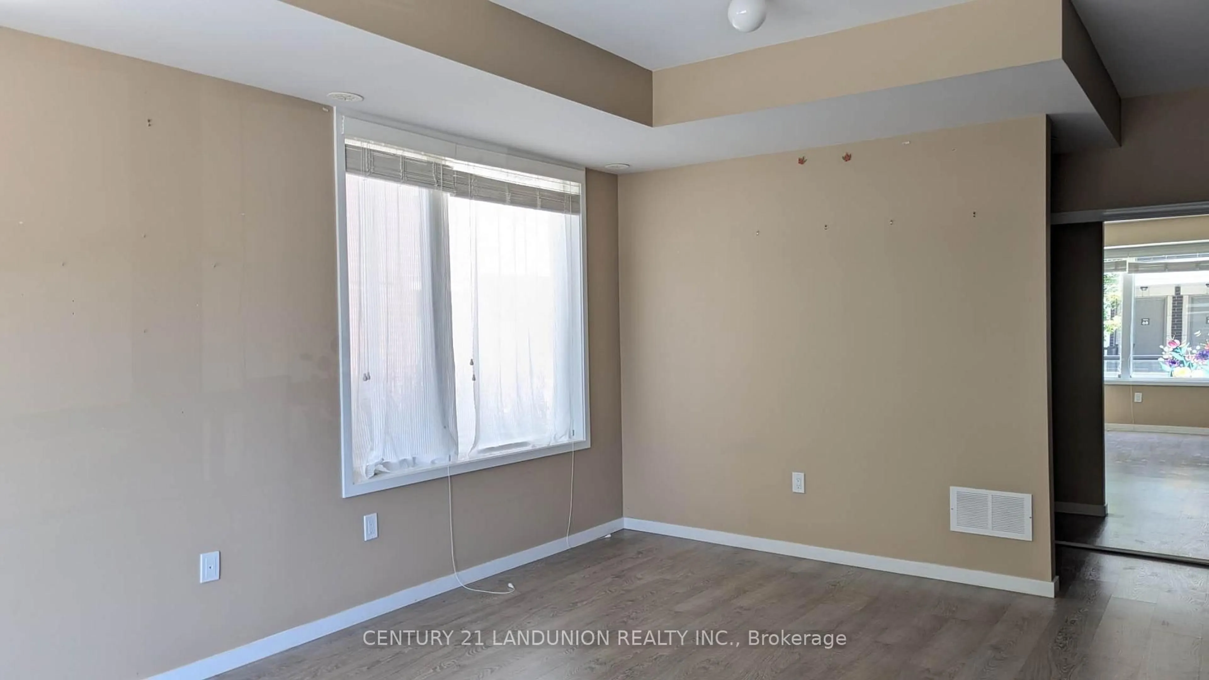 A pic of a room for 600 Alex Gardner Circ #107, Aurora Ontario L4G 3G5