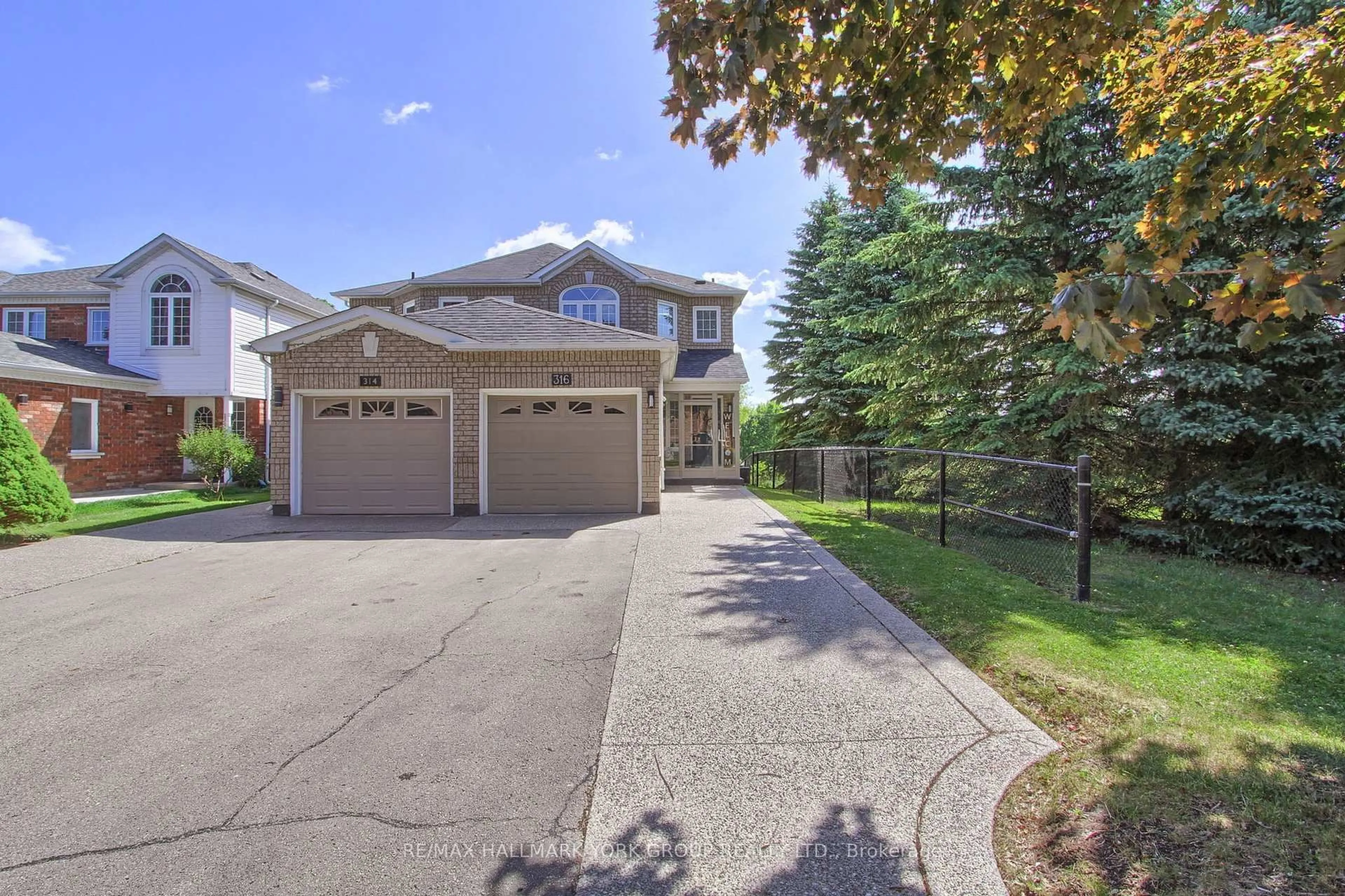 Unknown for 316 Pinnacle Tr, Aurora Ontario L4G 7G2