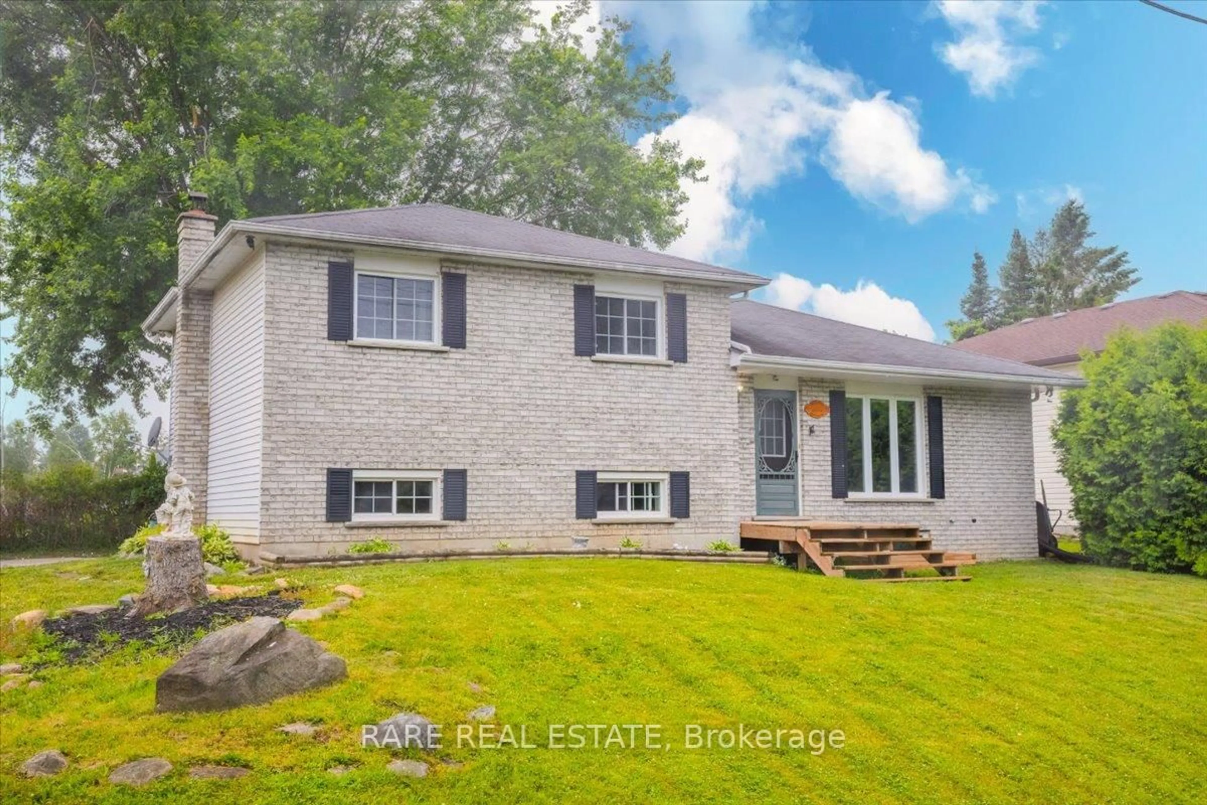 Home with brick exterior material, water/lake/river/ocean view for 1678 South Porcupine Ave, Innisfil Ontario L9S 1S6