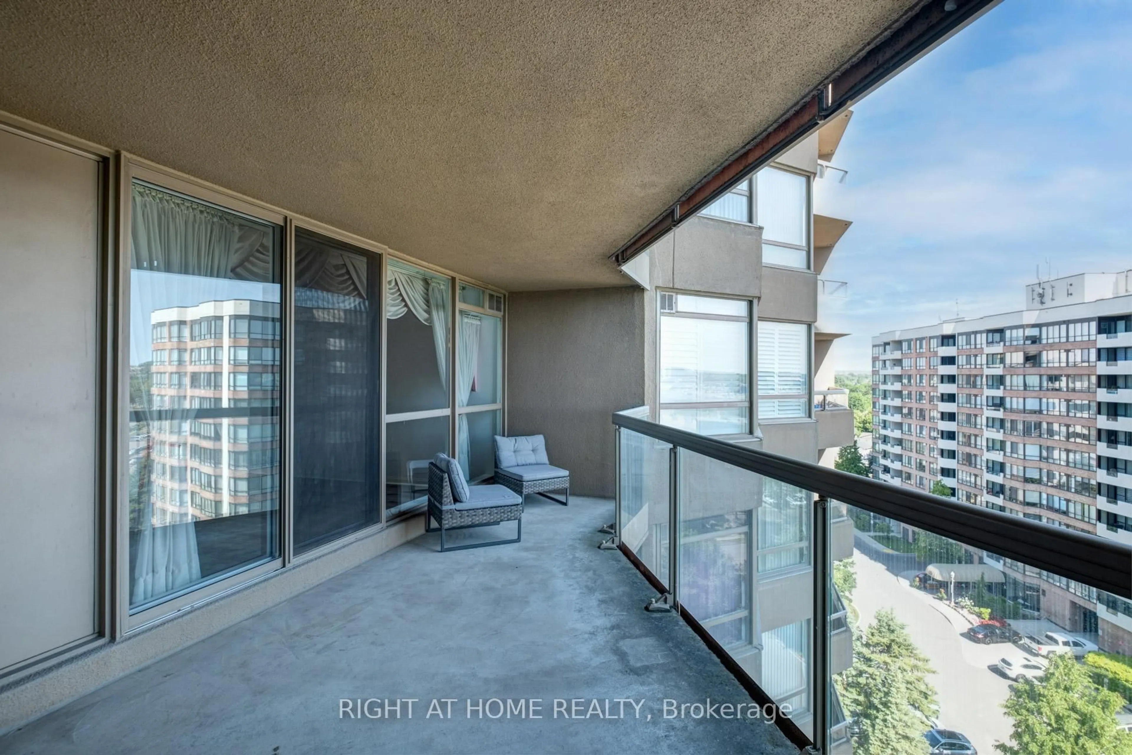 Balcony in the apartment, water/lake/river/ocean view for 610 Bullock Dr #1017, Markham Ontario L3R 0G1