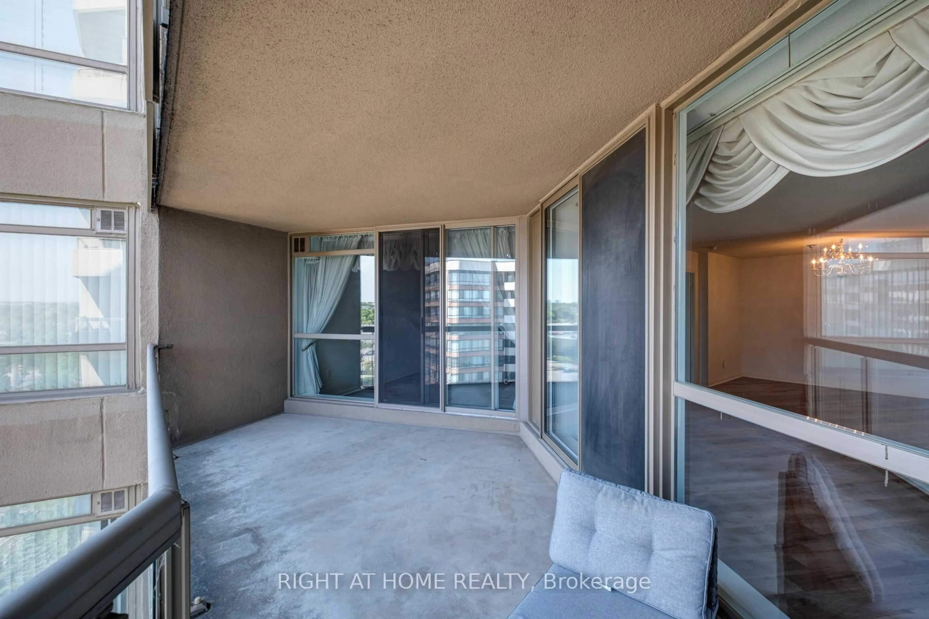 Balcony in the apartment, water/lake/river/ocean view for 610 Bullock Dr #1017, Markham Ontario L3R 0G1