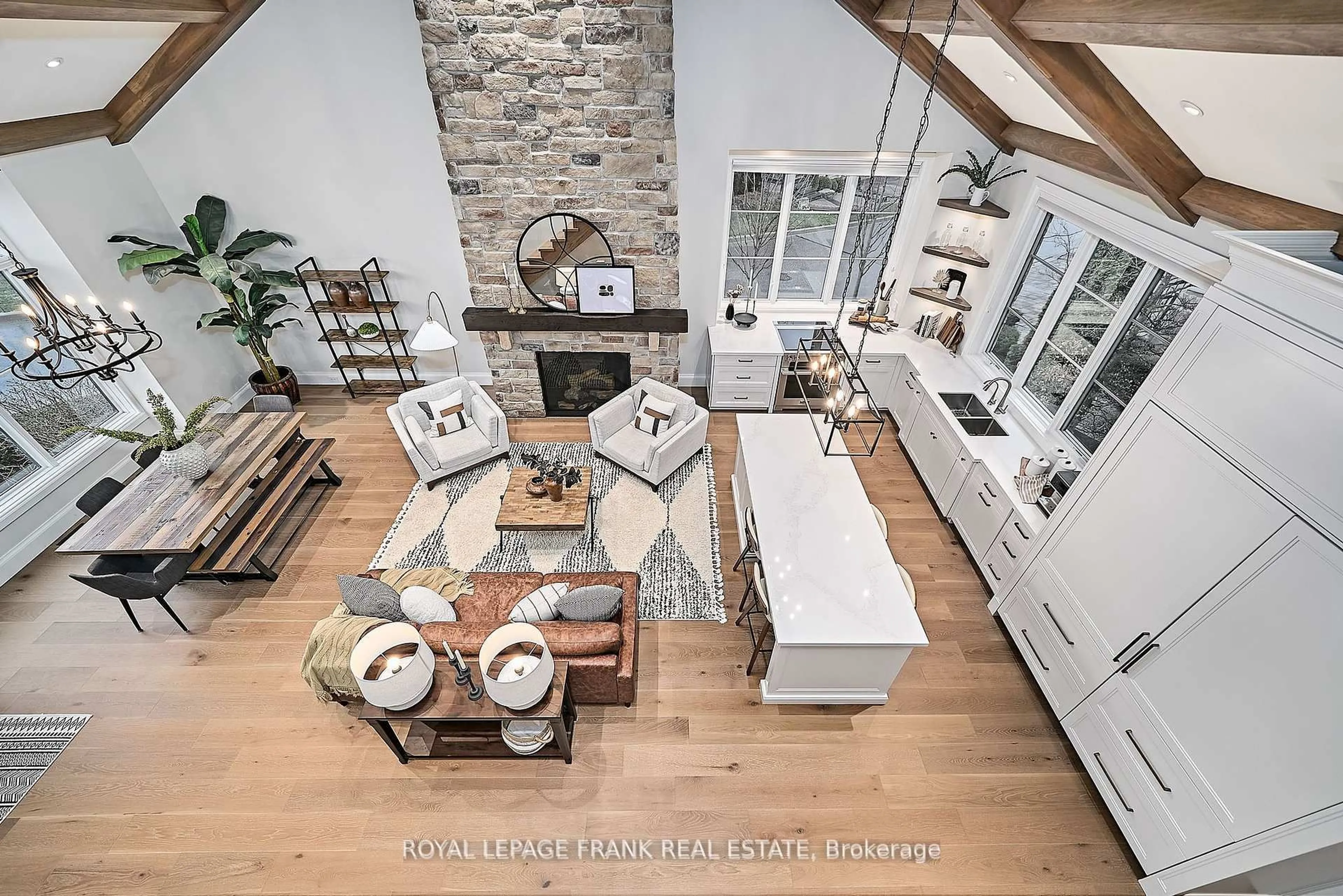Open concept kitchen, unknown for 108 Oakside Dr, Uxbridge Ontario L9P 2A8