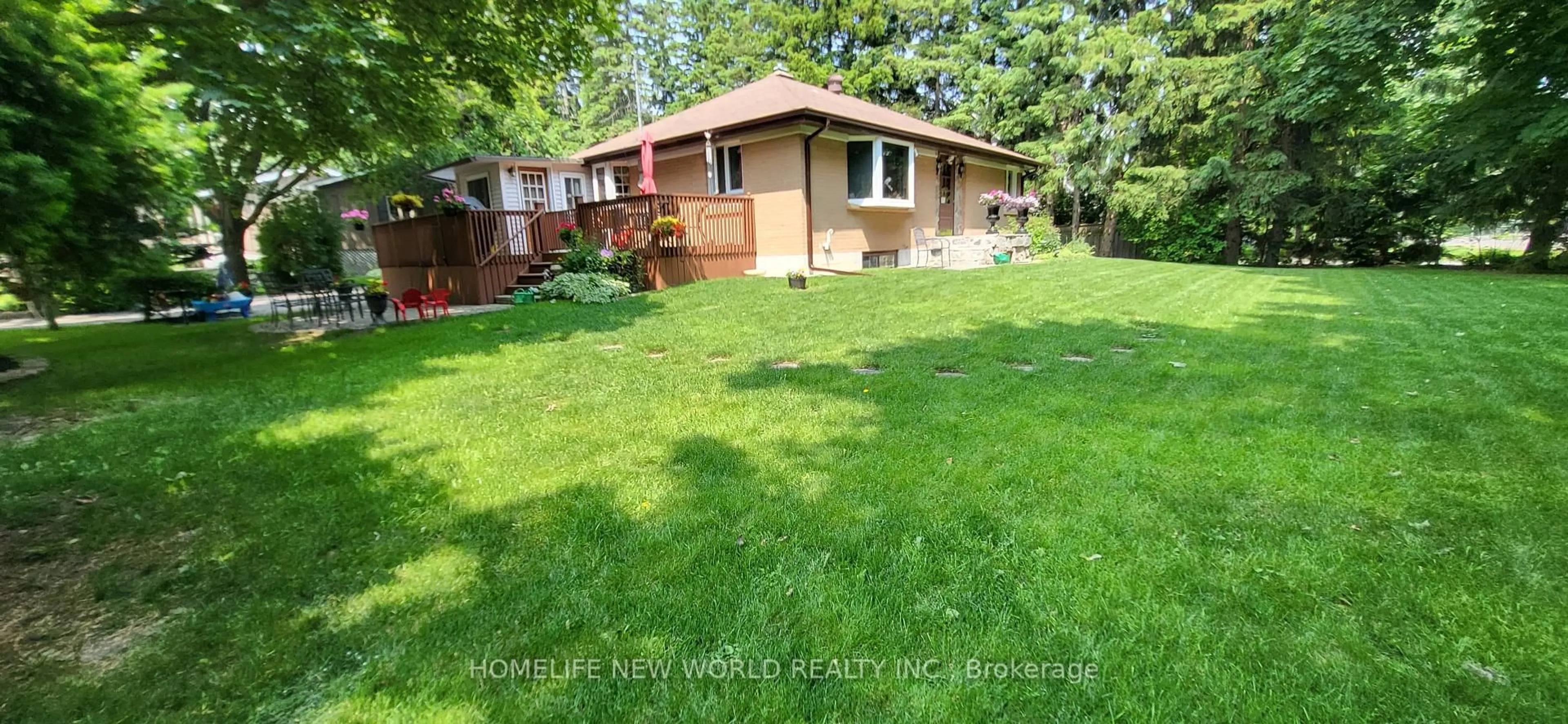 A pic from outside/outdoor area/front of a property/back of a property/a pic from drone, street for 12 riverview Rd, Markham Ontario L3P 1E5