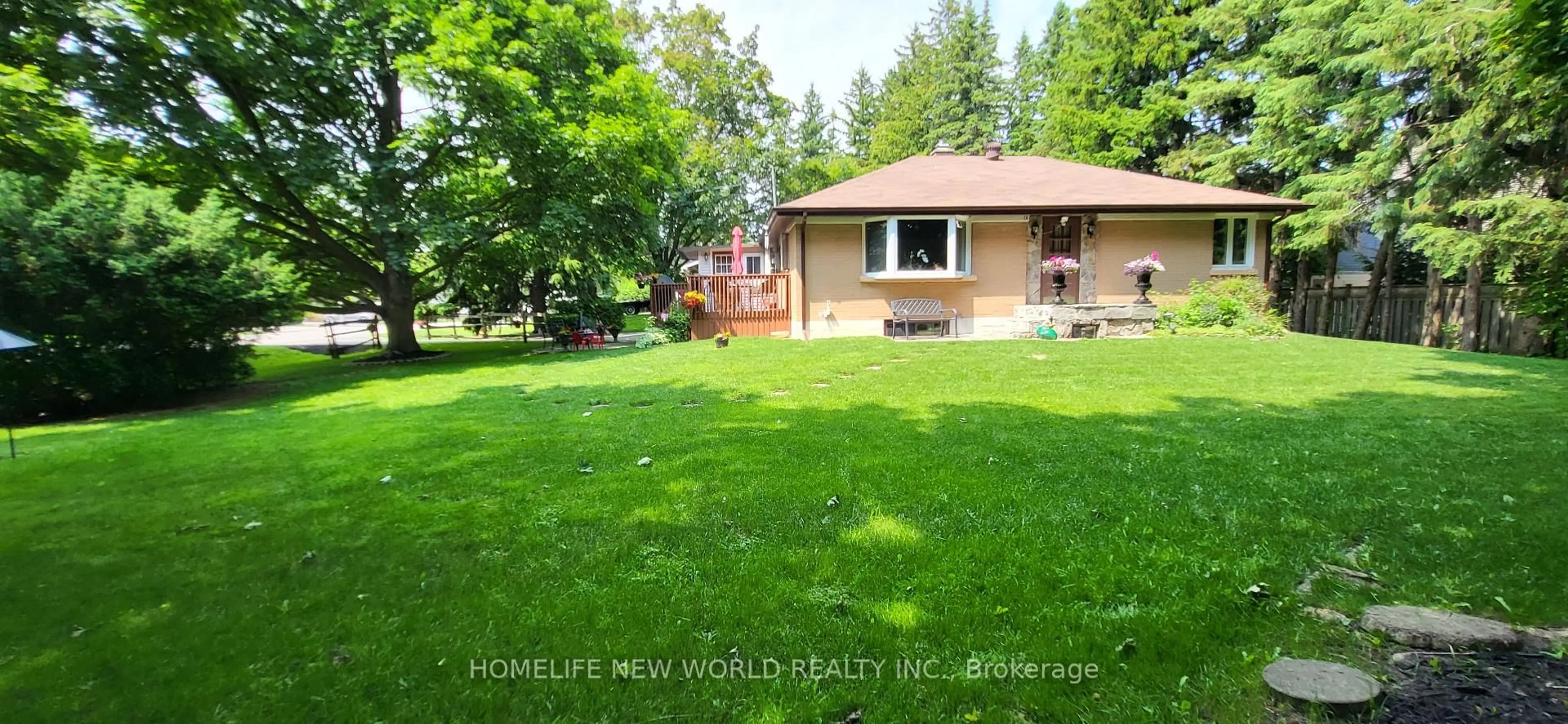 A pic from outside/outdoor area/front of a property/back of a property/a pic from drone, unknown for 12 riverview Rd, Markham Ontario L3P 1E5