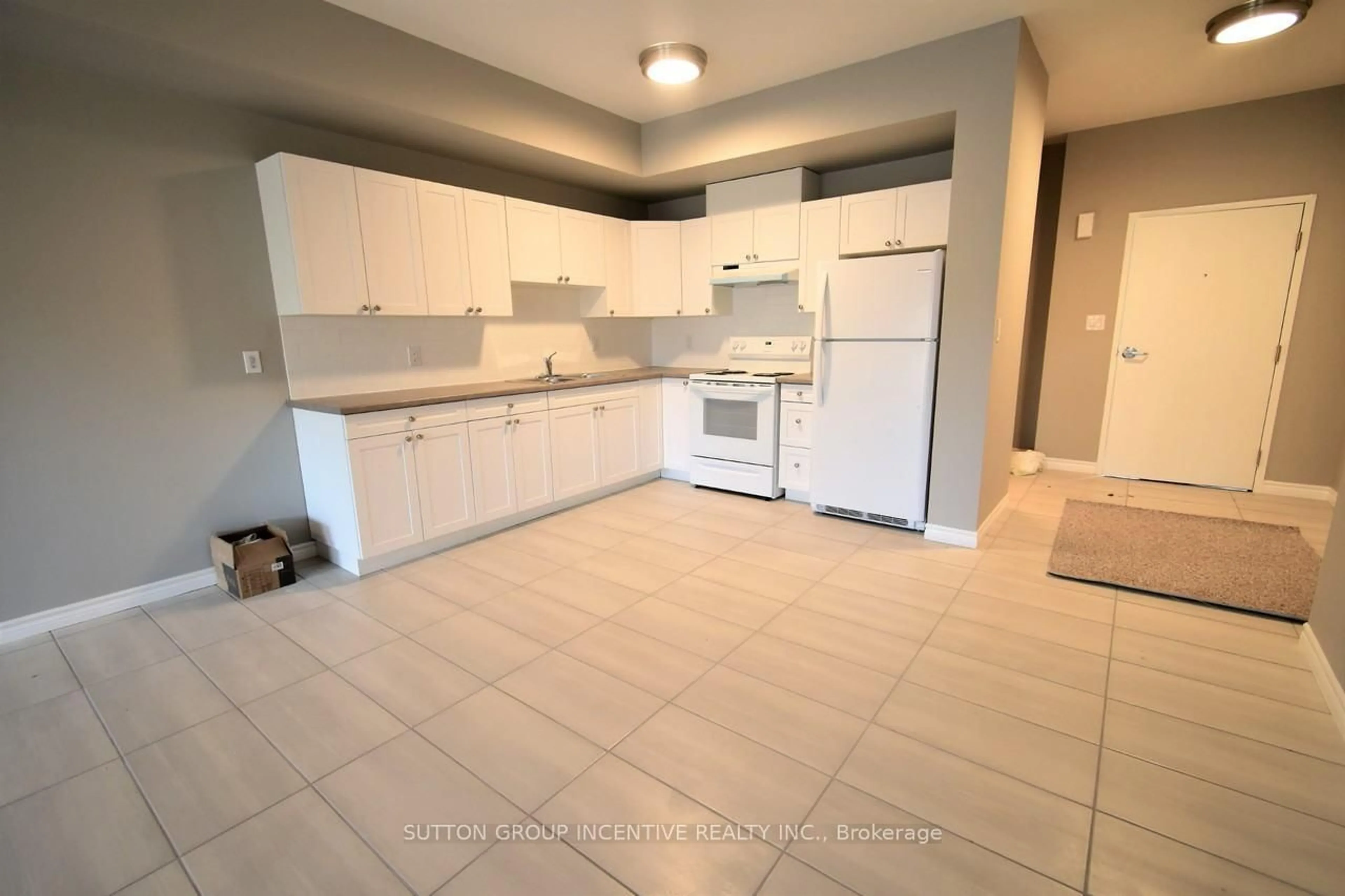 Standard kitchen, ceramic/tile floor for 64A Centre St, Essa Ontario L0M 1B0