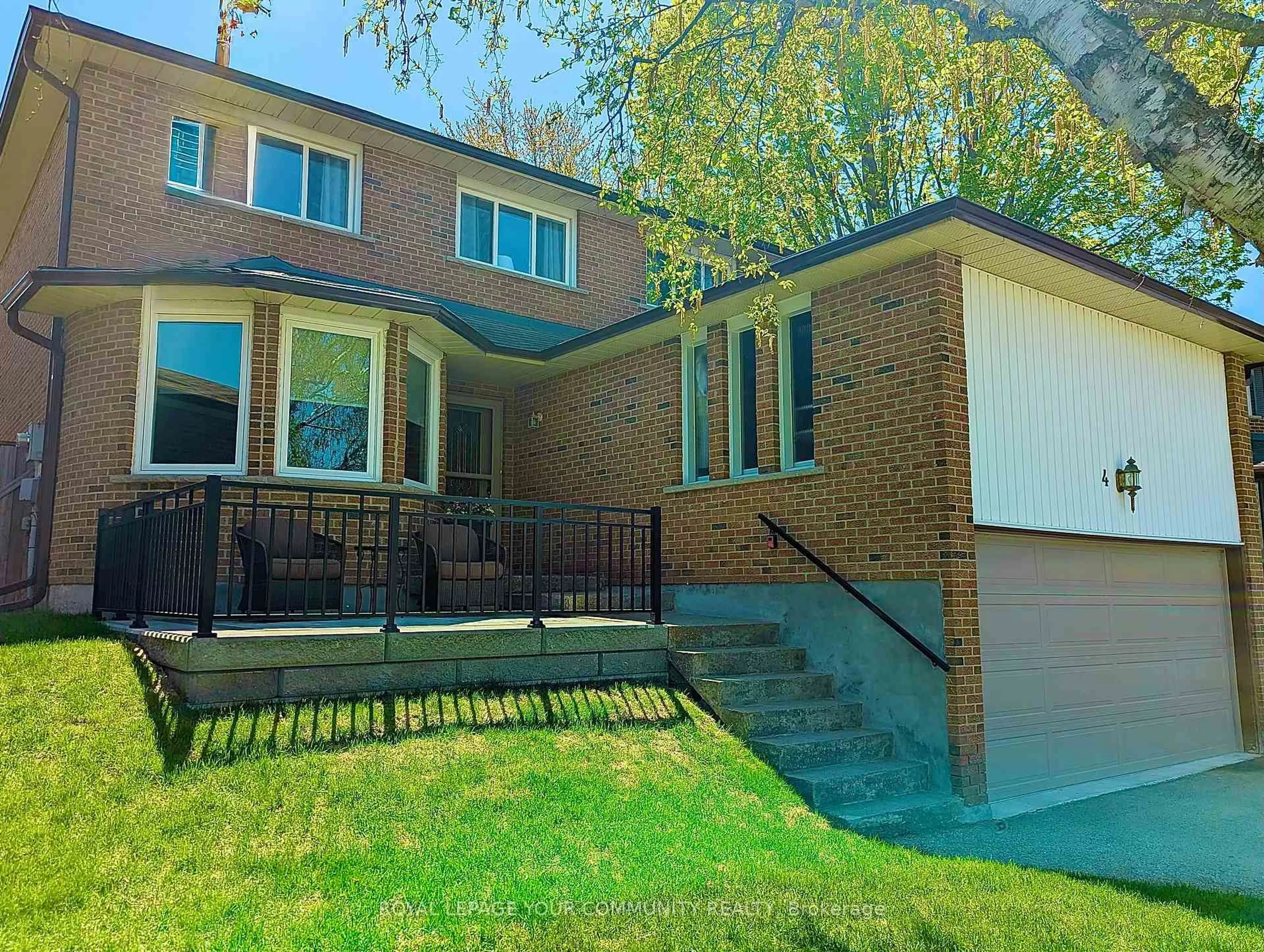 Unknown for 42 Portland Cres, Newmarket Ontario L3Y 6A5