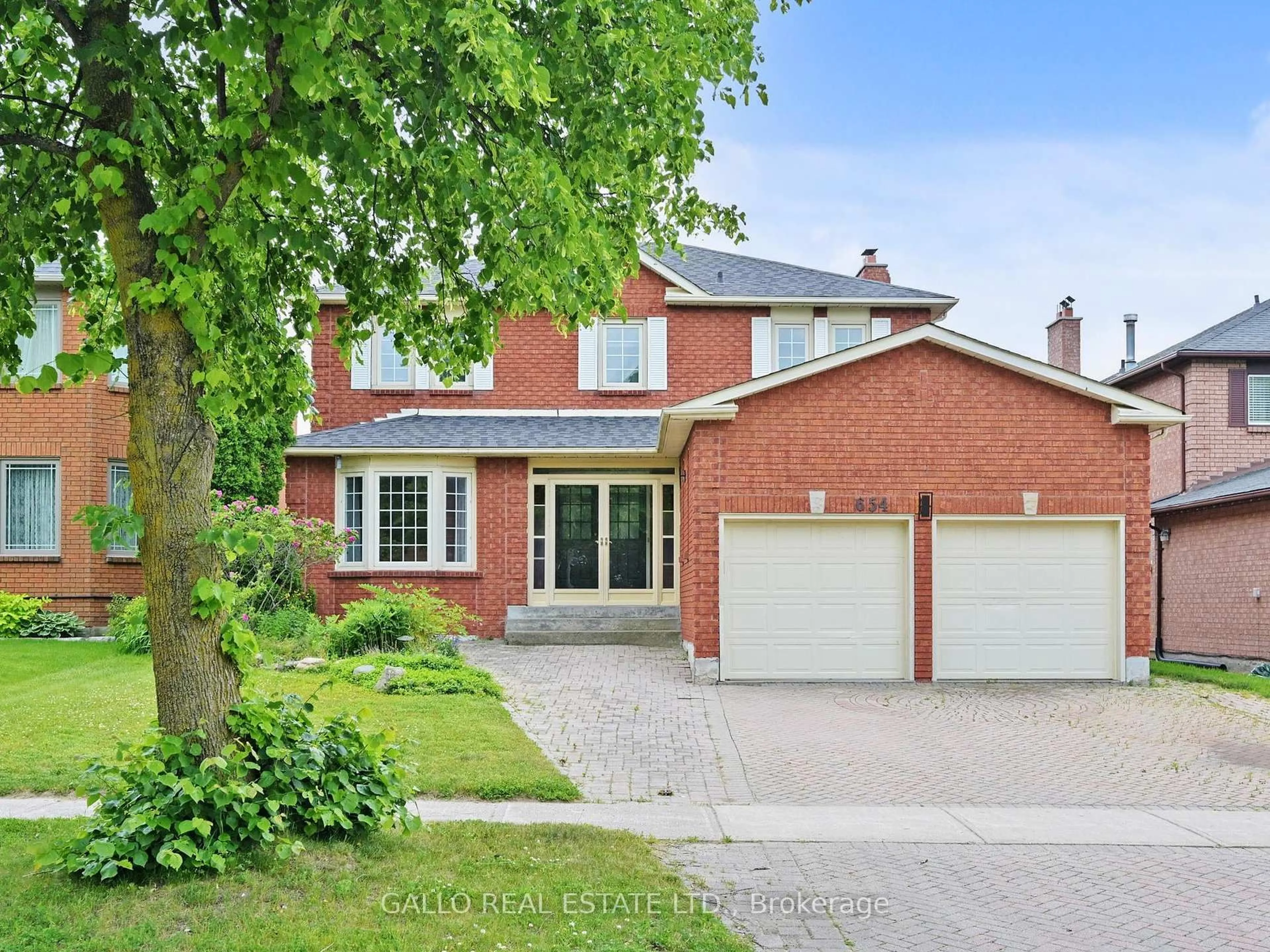 Home with brick exterior material, street for 654 Rupert Ave, Whitchurch-Stouffville Ontario L4A 8B8