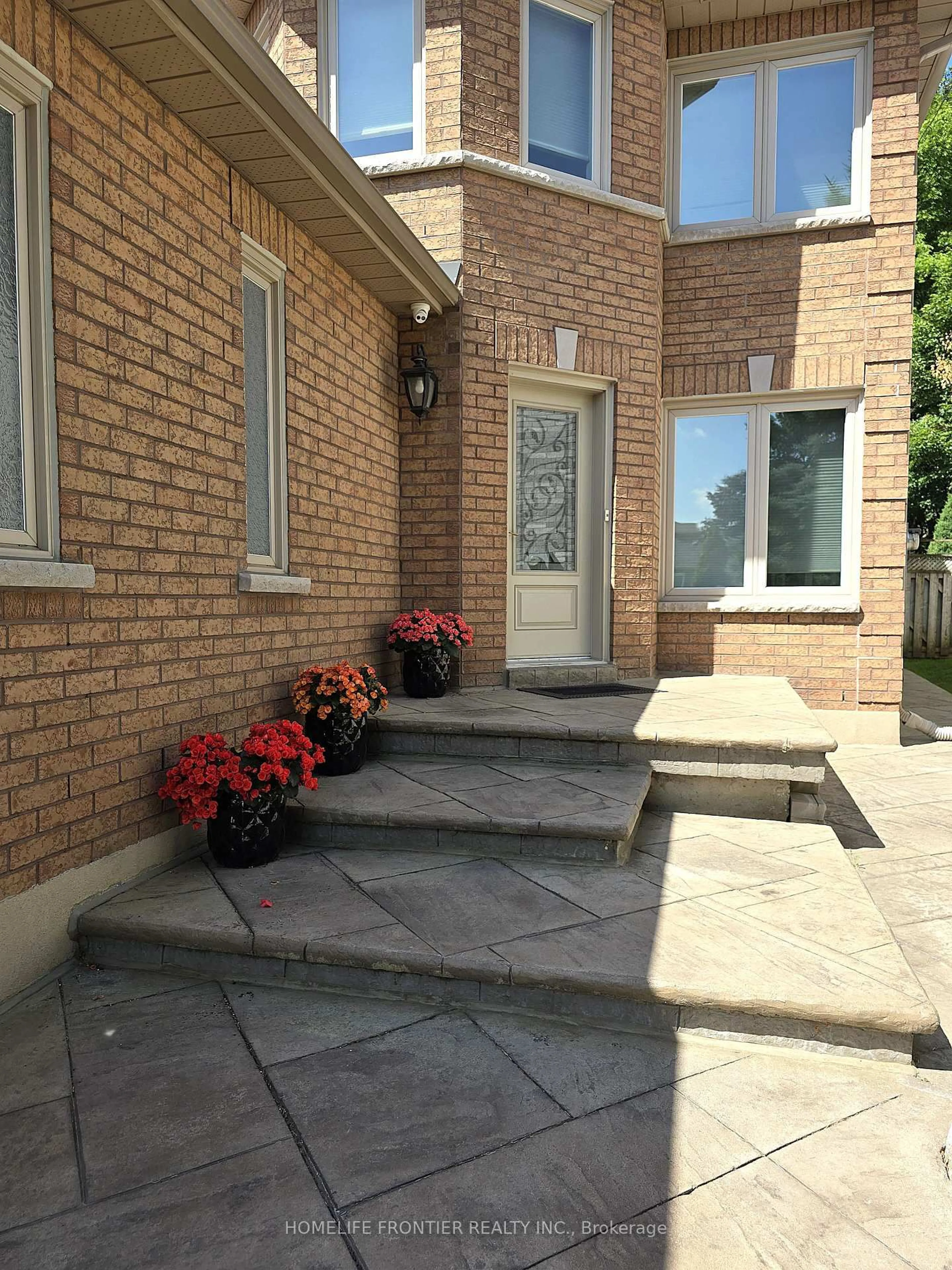 Unknown for 86 Larratt Lane, Richmond Hill Ontario L4C 0E2