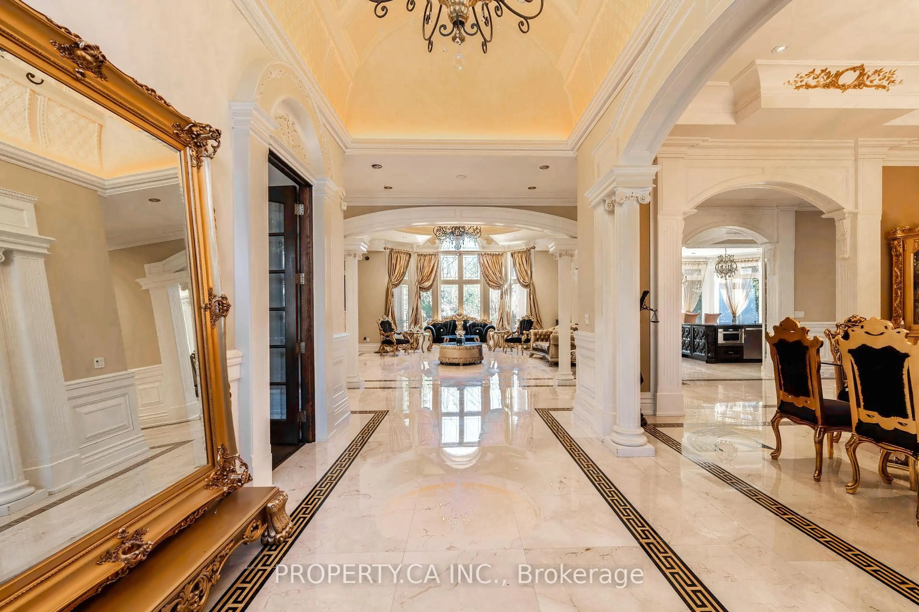 Indoor foyer for 30 Thornlea Rd, Markham Ontario L3T 1X3