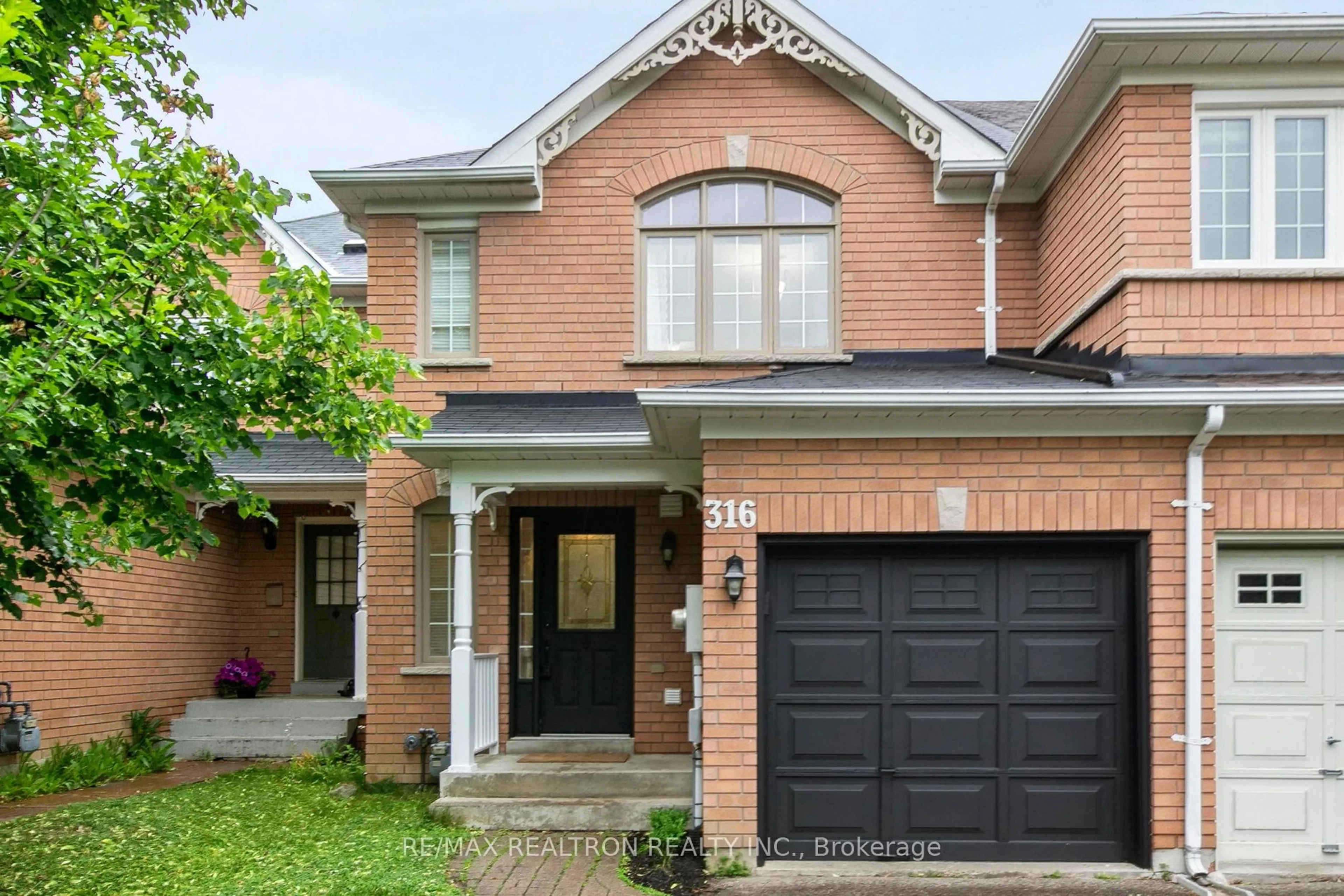 Home with brick exterior material, street for 316 Warner Cres, Newmarket Ontario L3X 2G7