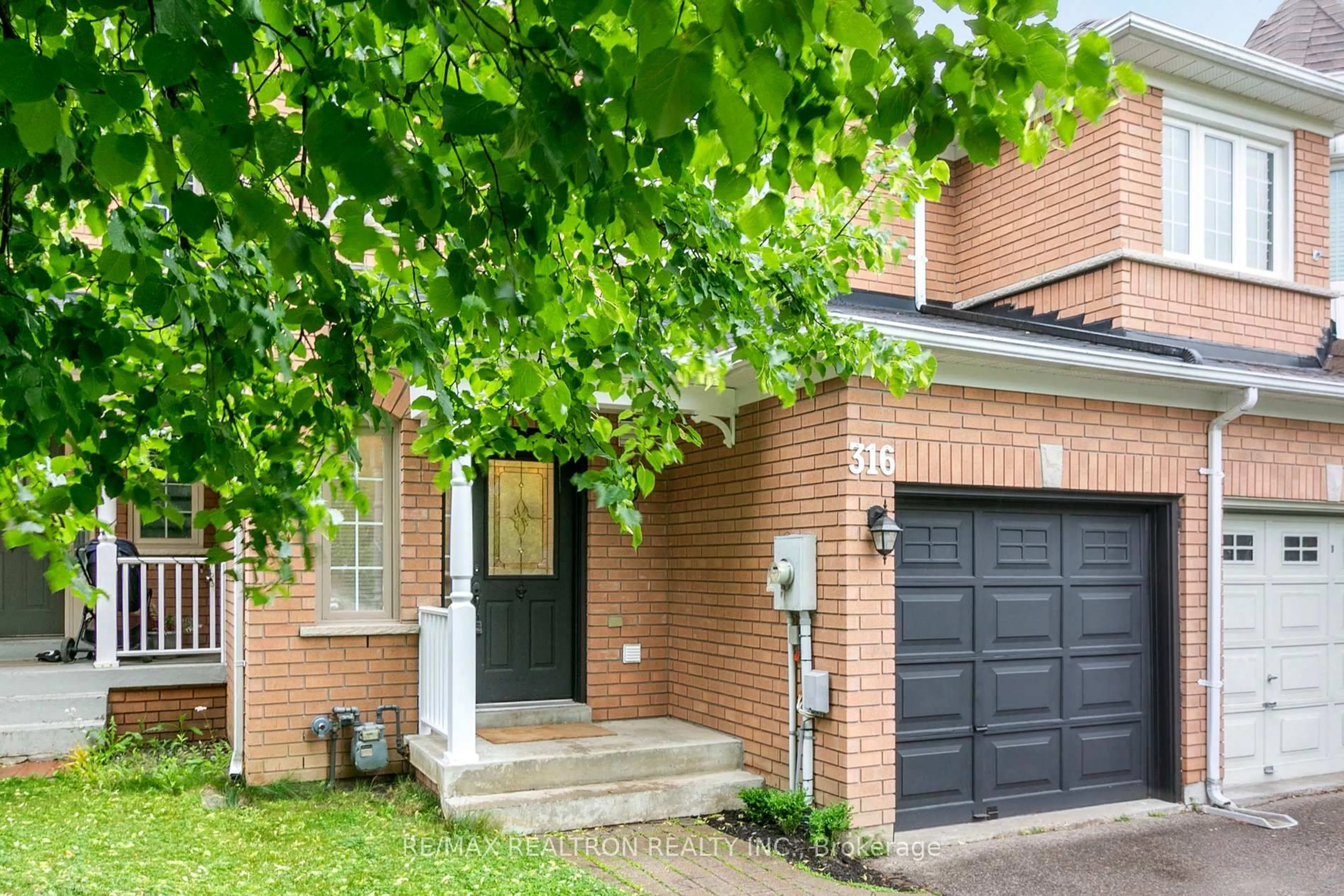 Home with brick exterior material, street for 316 Warner Cres, Newmarket Ontario L3X 2G7