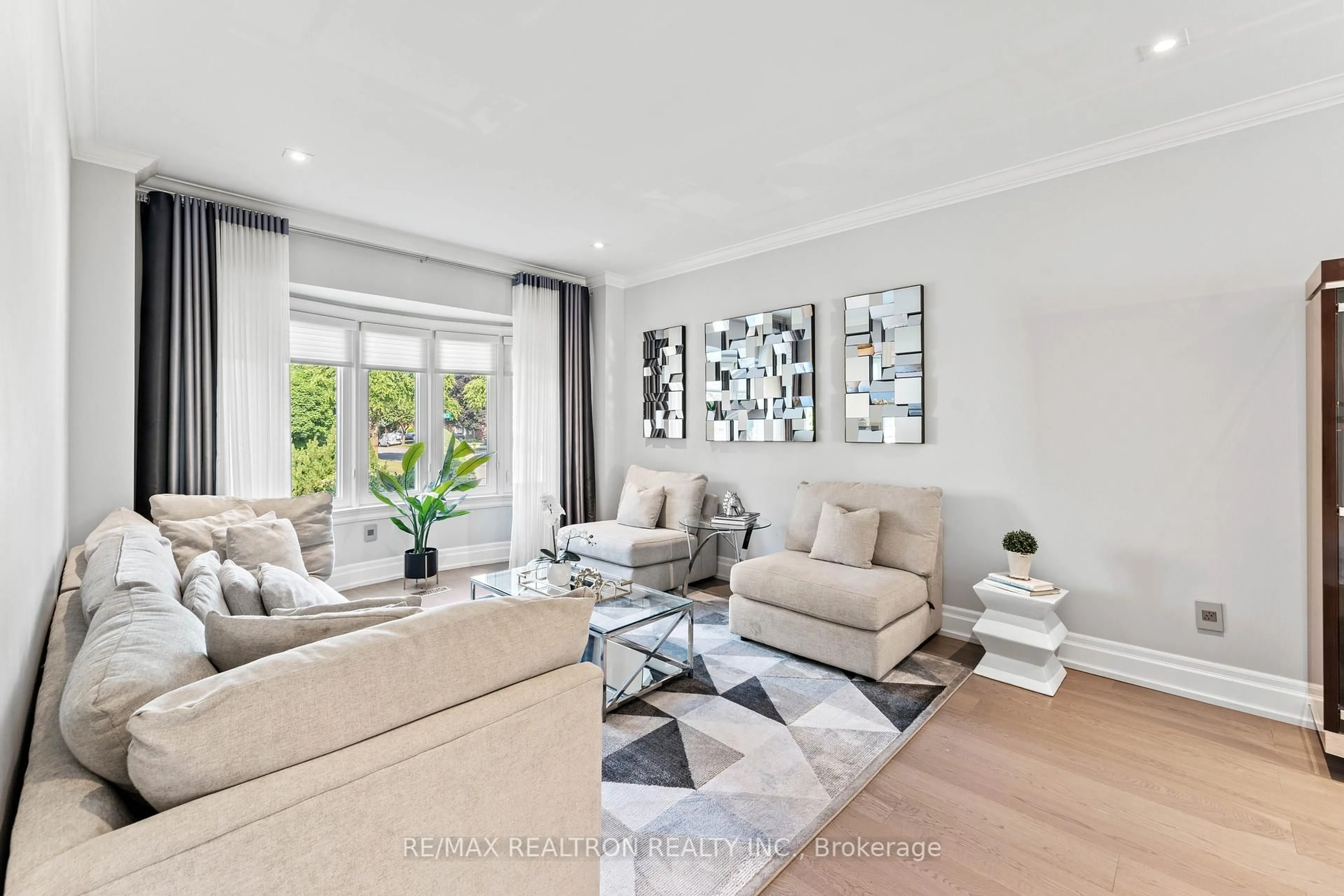 Living room with furniture, unknown for 90 Savoy Cres, Vaughan Ontario L4J 7W3