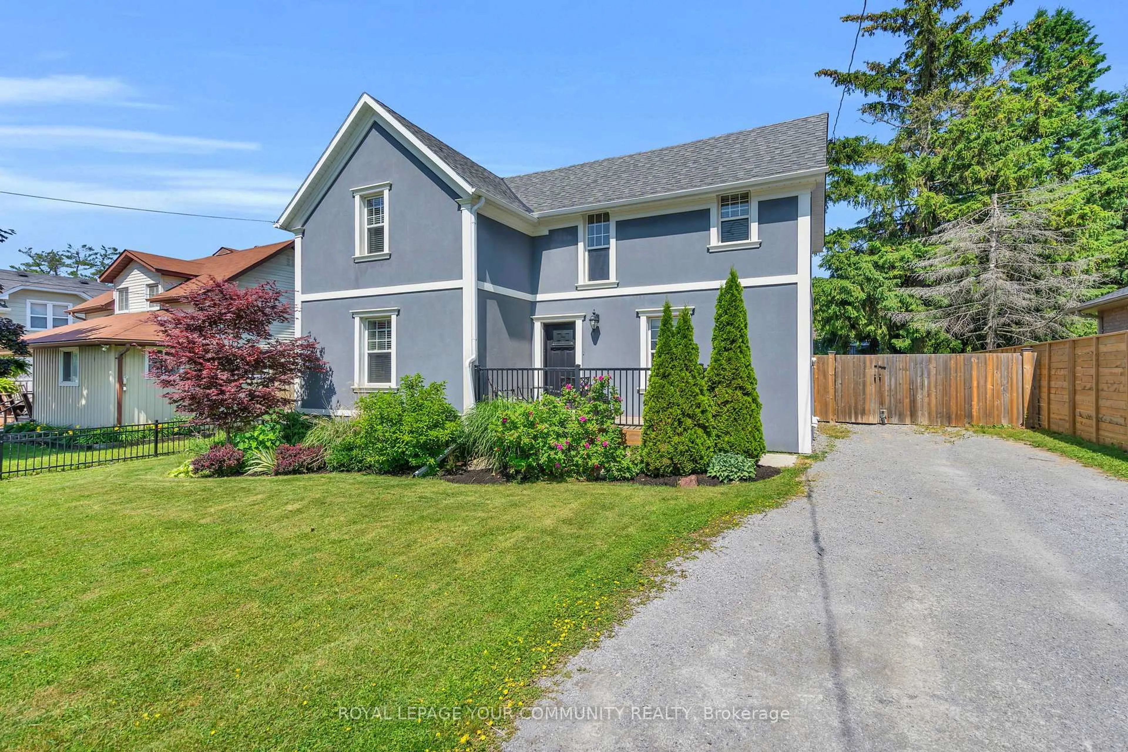 Home with vinyl exterior material, street for 21039 Dalton Rd, Georgina Ontario L0E 1L0