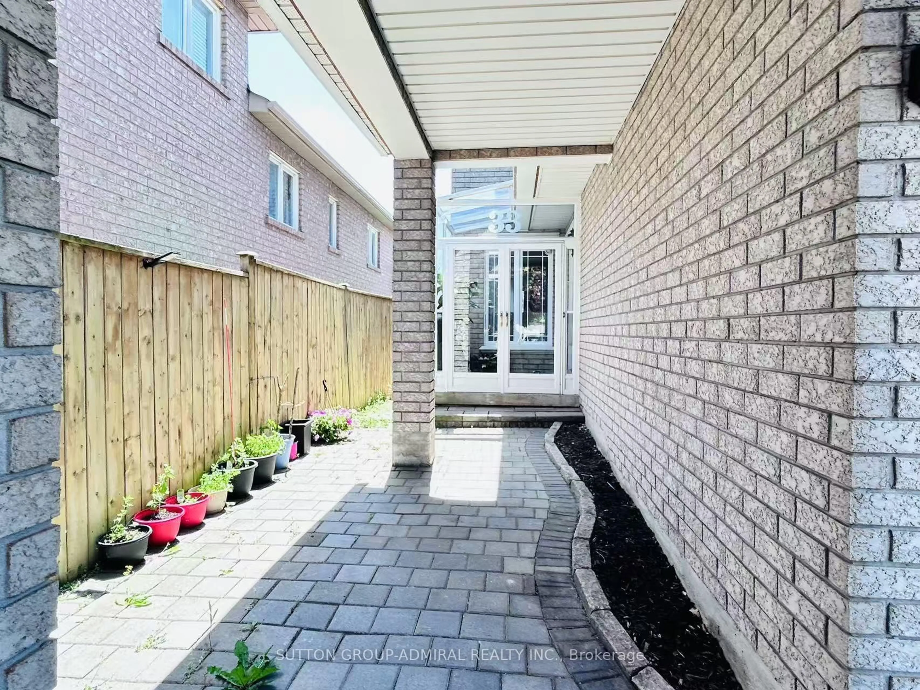 Patio, street for 33 Toporowski Ave, Richmond Hill Ontario L4S 2G9