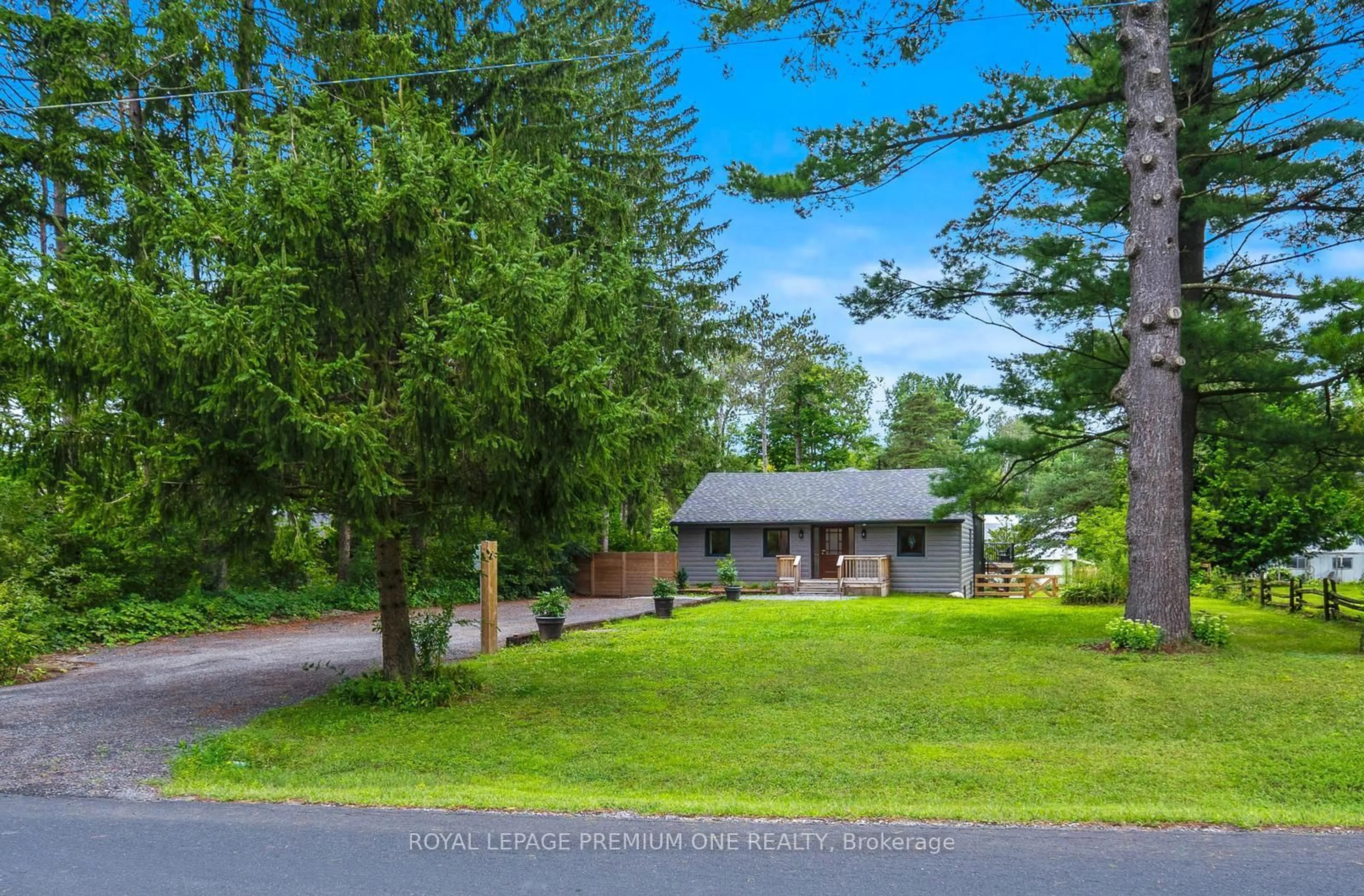 A pic from outside/outdoor area/front of a property/back of a property/a pic from drone, unknown for 5174 Cherry St, Whitchurch-Stouffville Ontario L4A 3K8