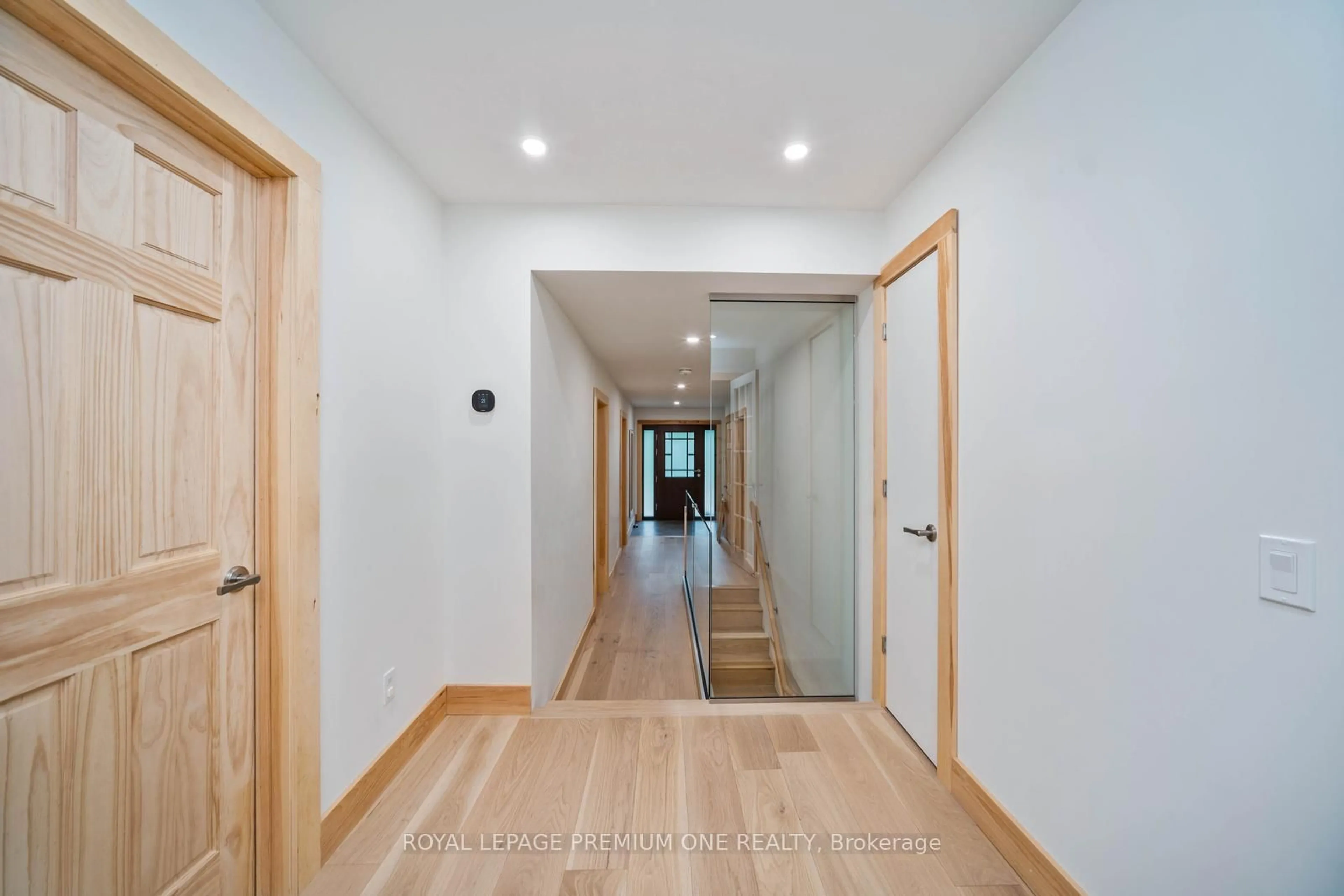 Indoor foyer for 5174 Cherry St, Whitchurch-Stouffville Ontario L4A 3K8