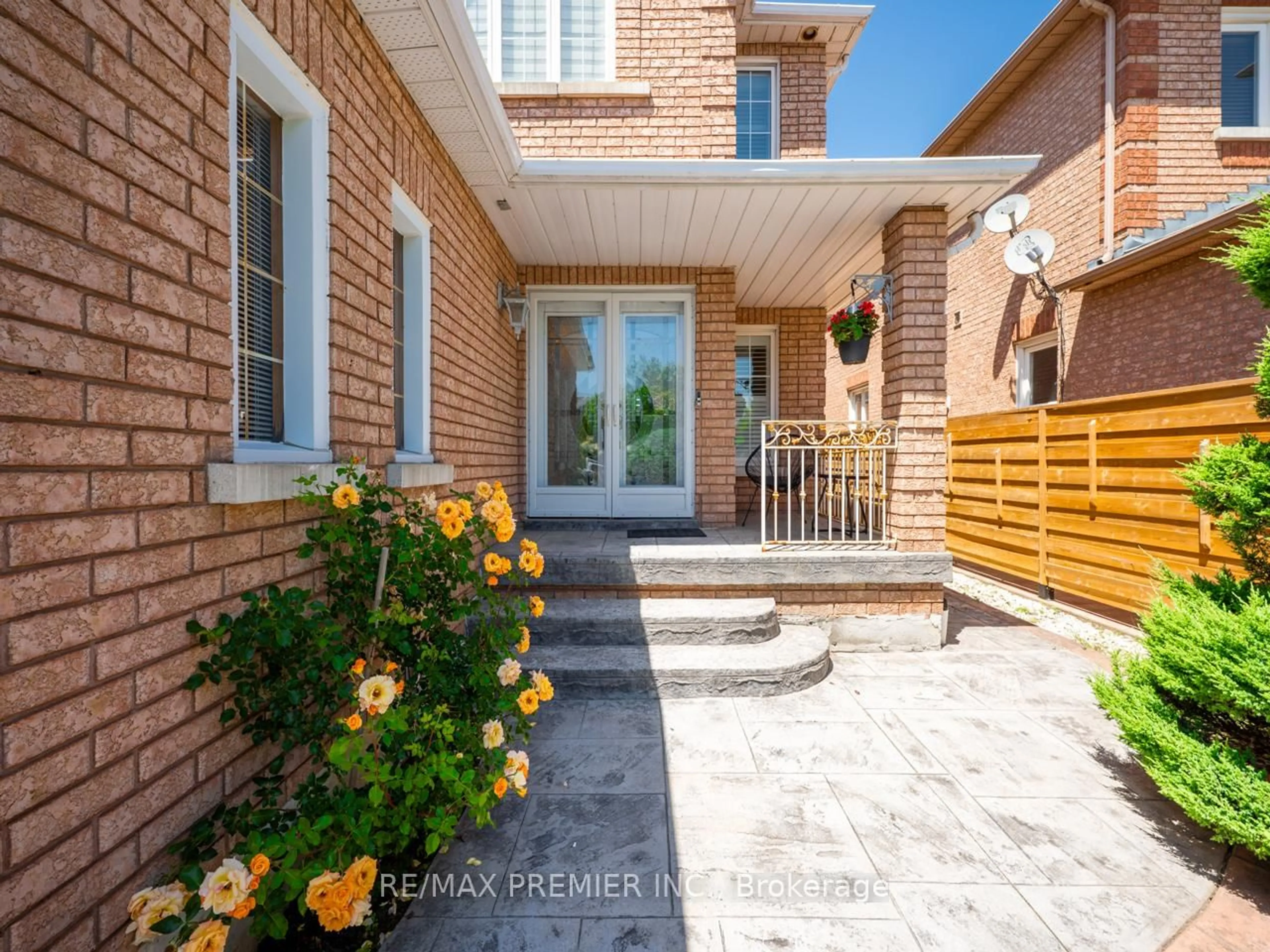 Home with brick exterior material, street for 284 Avro Rd, Vaughan Ontario L6A 1X6