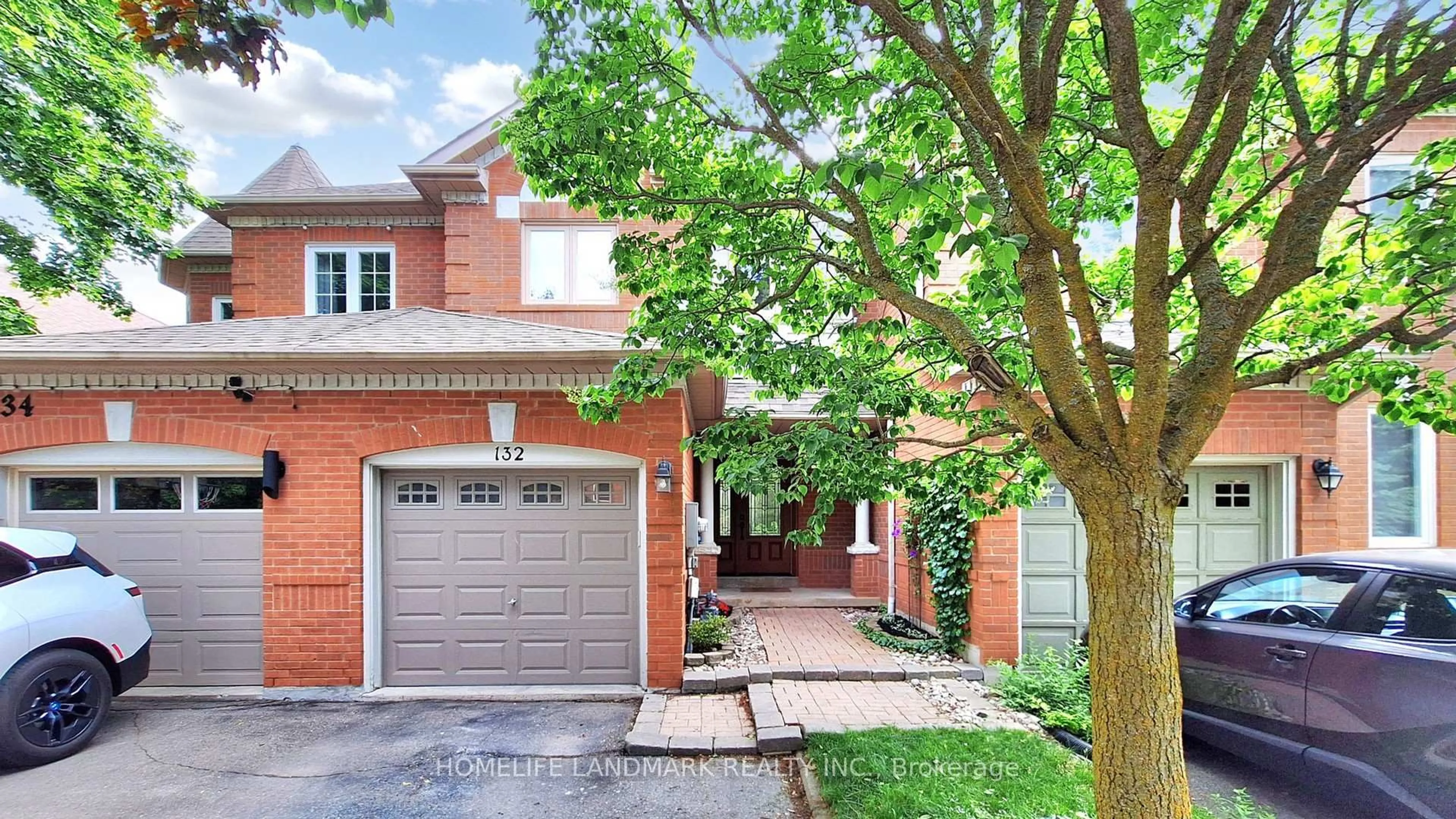 Home with brick exterior material, street for 132 Denise Circ, Newmarket Ontario L3X 2E4