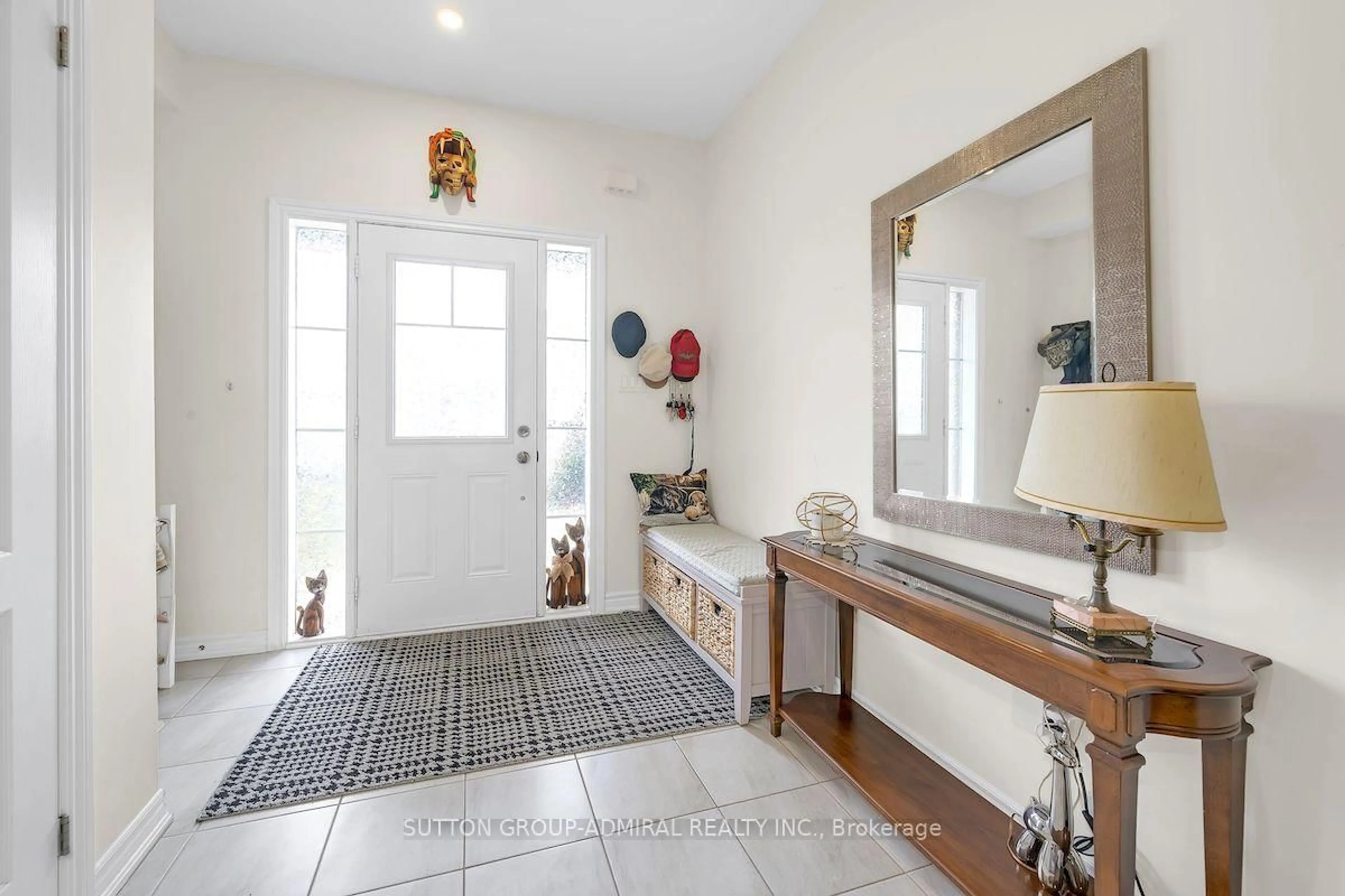 Indoor entryway for 1152 Peelar Cres, Innisfil Ontario L0L 1W0