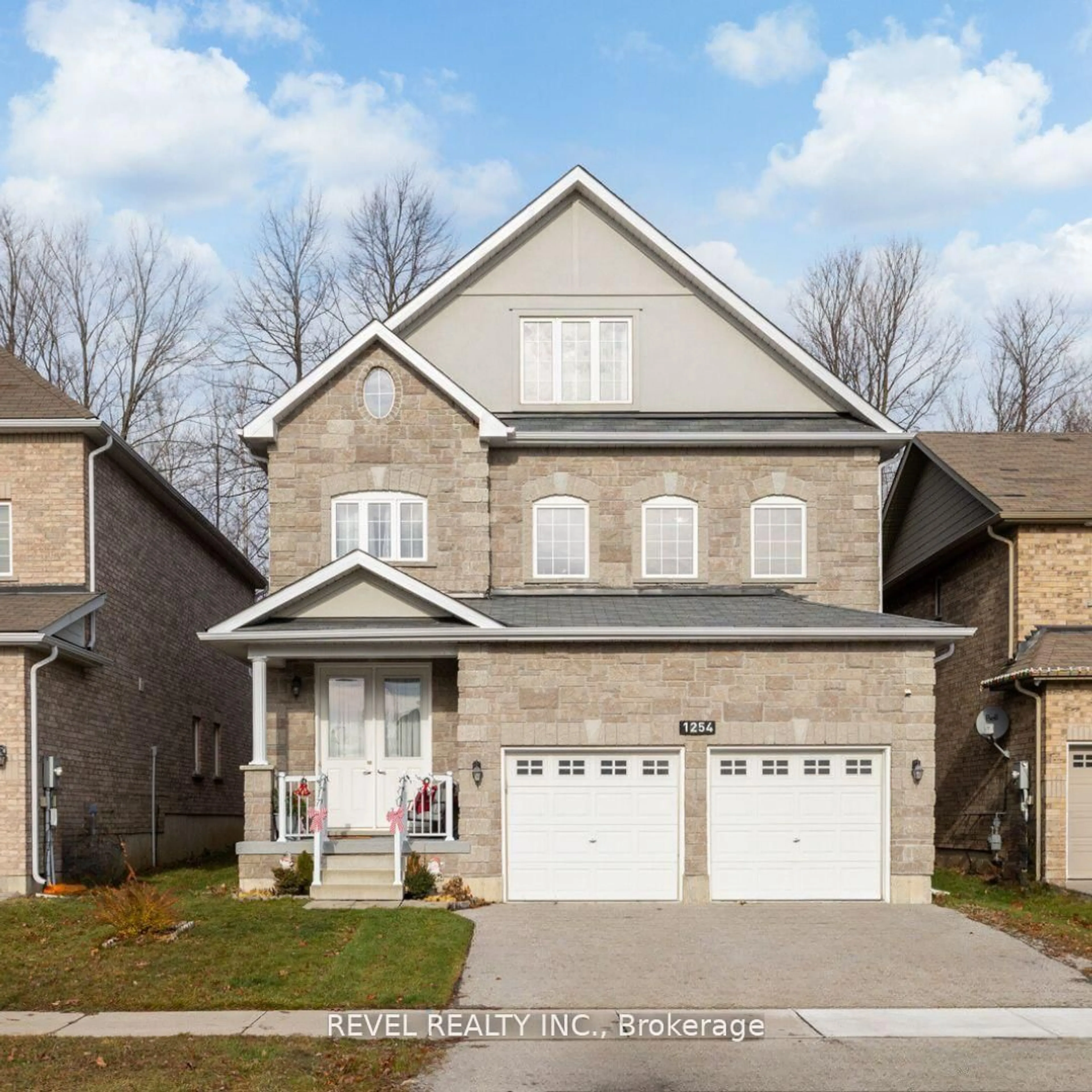Home with brick exterior material, street for 1254 Leslie Dr, Innisfil Ontario L9S 0G3