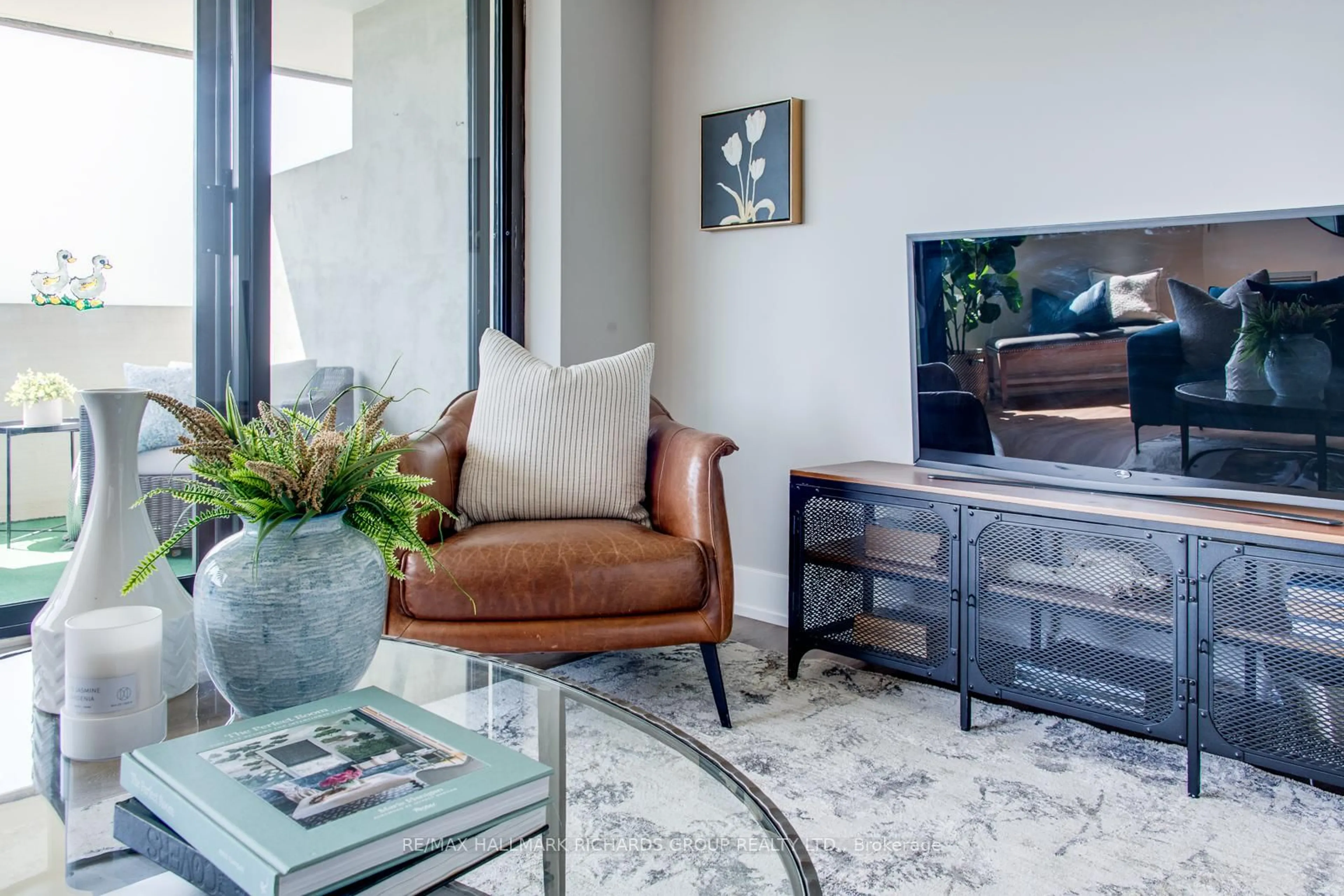 Living room with furniture, unknown for 50 Baif Blvd #1108, Richmond Hill Ontario L4C 5L1