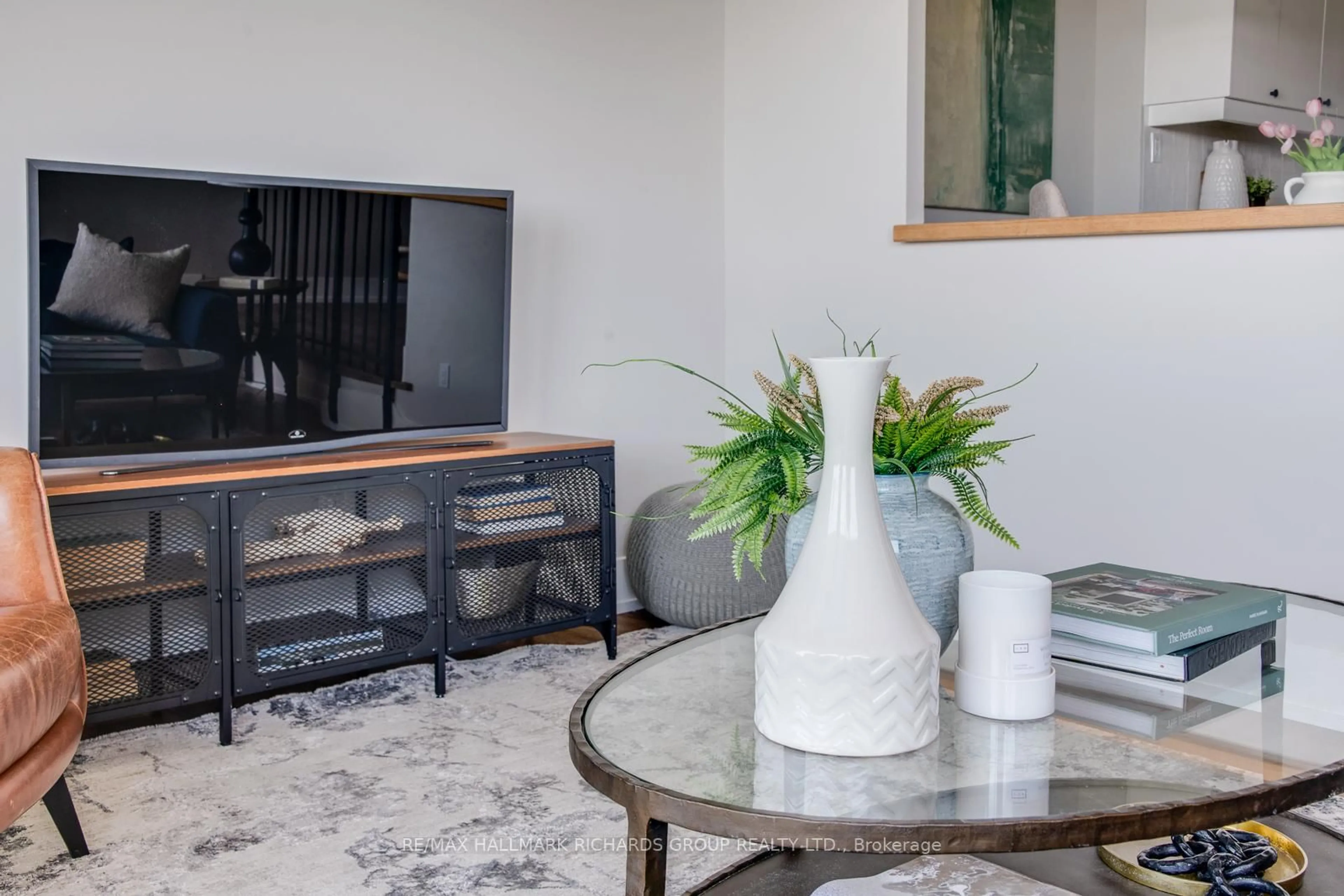 Living room with furniture, unknown for 50 Baif Blvd #1108, Richmond Hill Ontario L4C 5L1