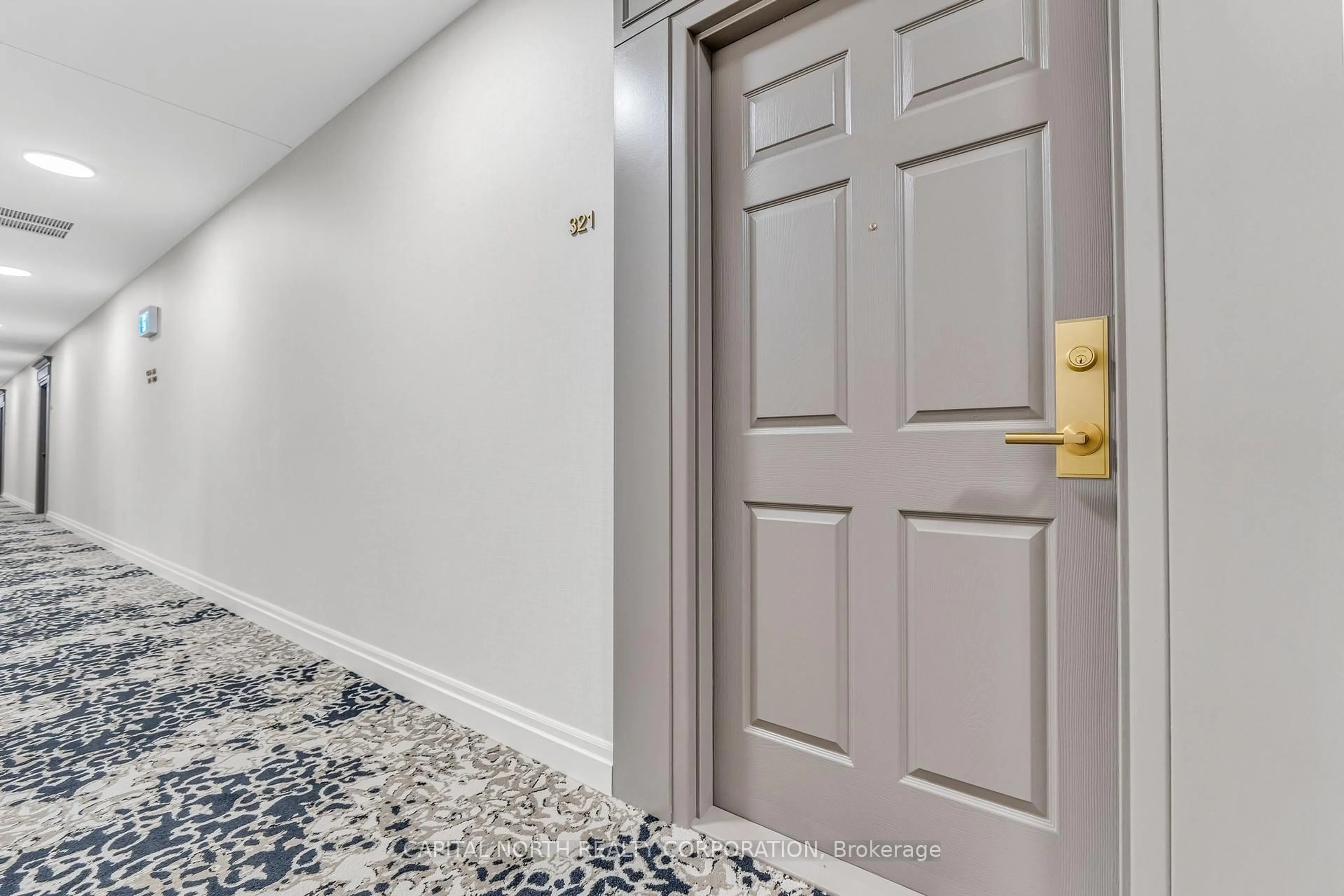 Indoor entryway for 33 Wallace St #321, Vaughan Ontario L4L 2P2