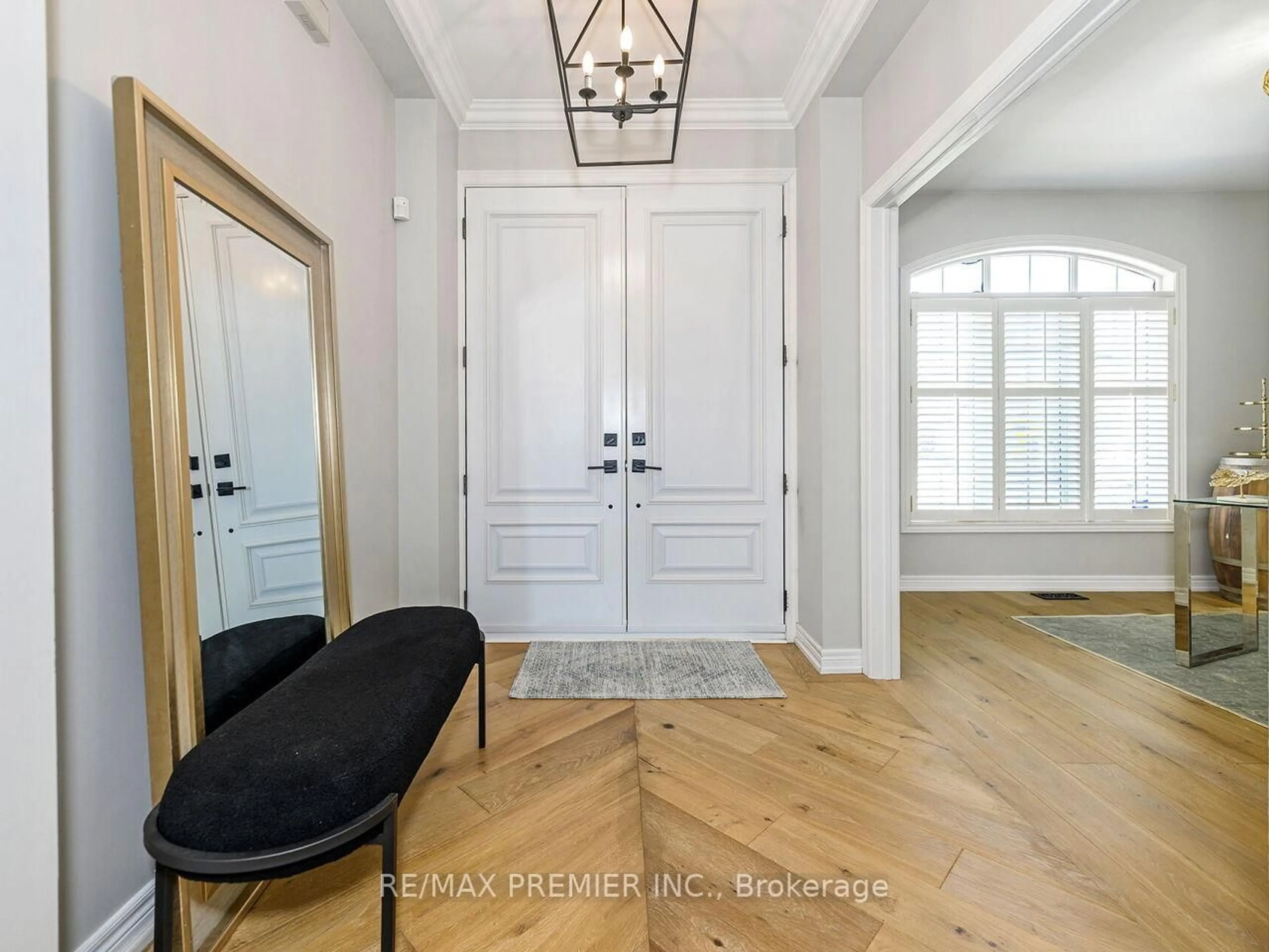Indoor entryway for 183 Silverado Tr, Vaughan Ontario L4H 2N7