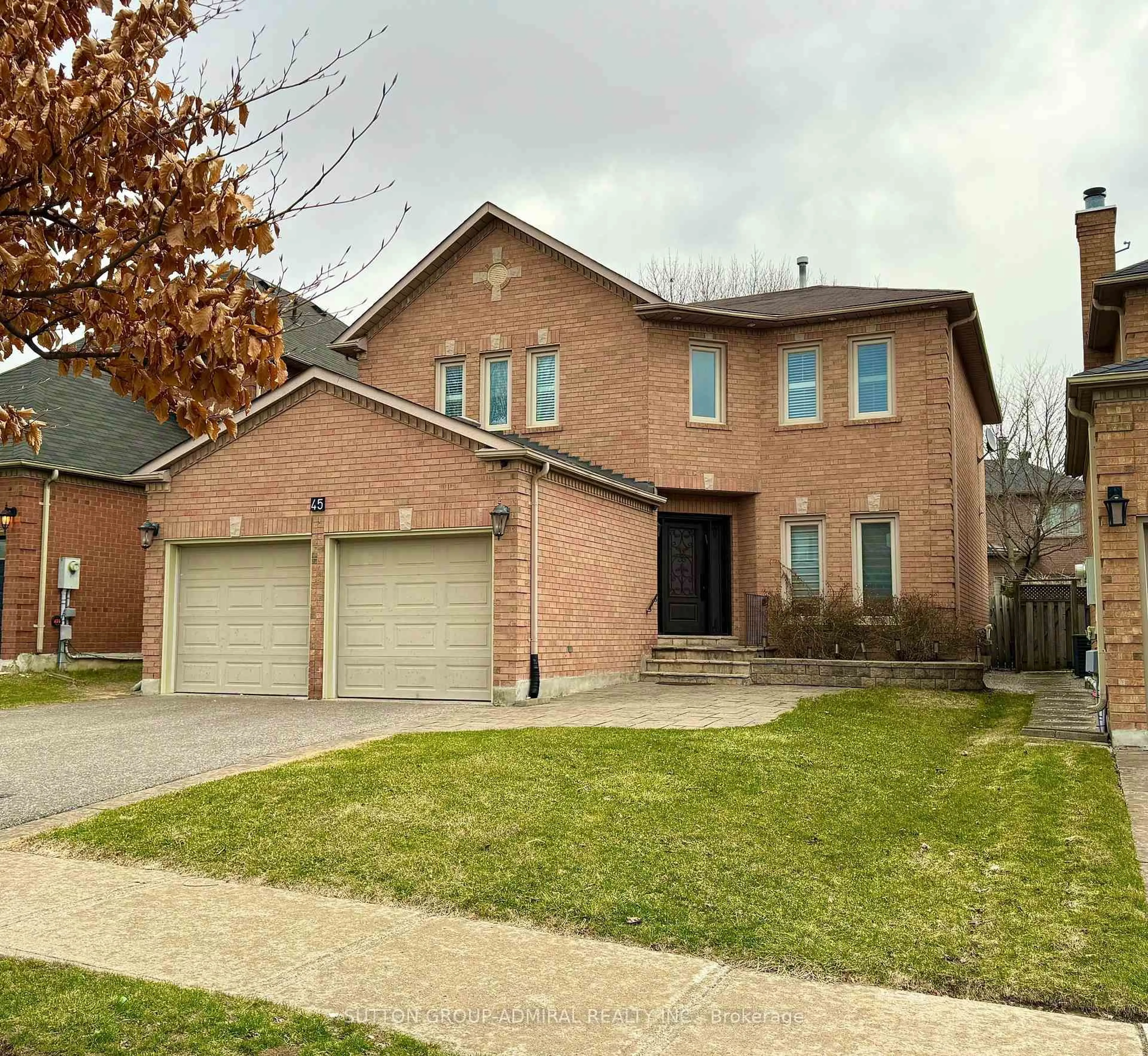 Home with brick exterior material, street for 45 Inglewood Ave, Vaughan Ontario L4J 7T8