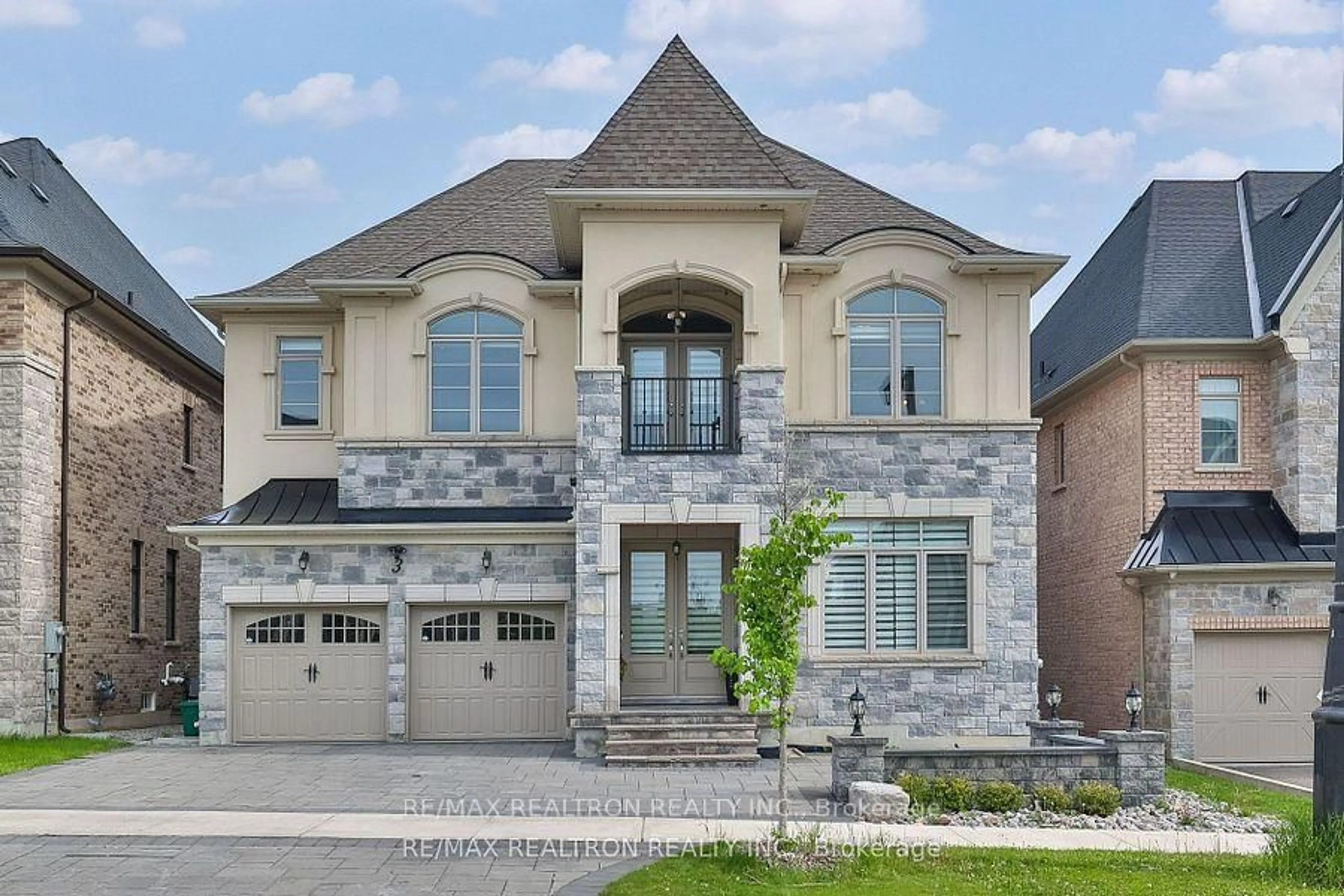 Home with brick exterior material, street for 3 Redelmeier Crt, Vaughan Ontario L6A 4Y8