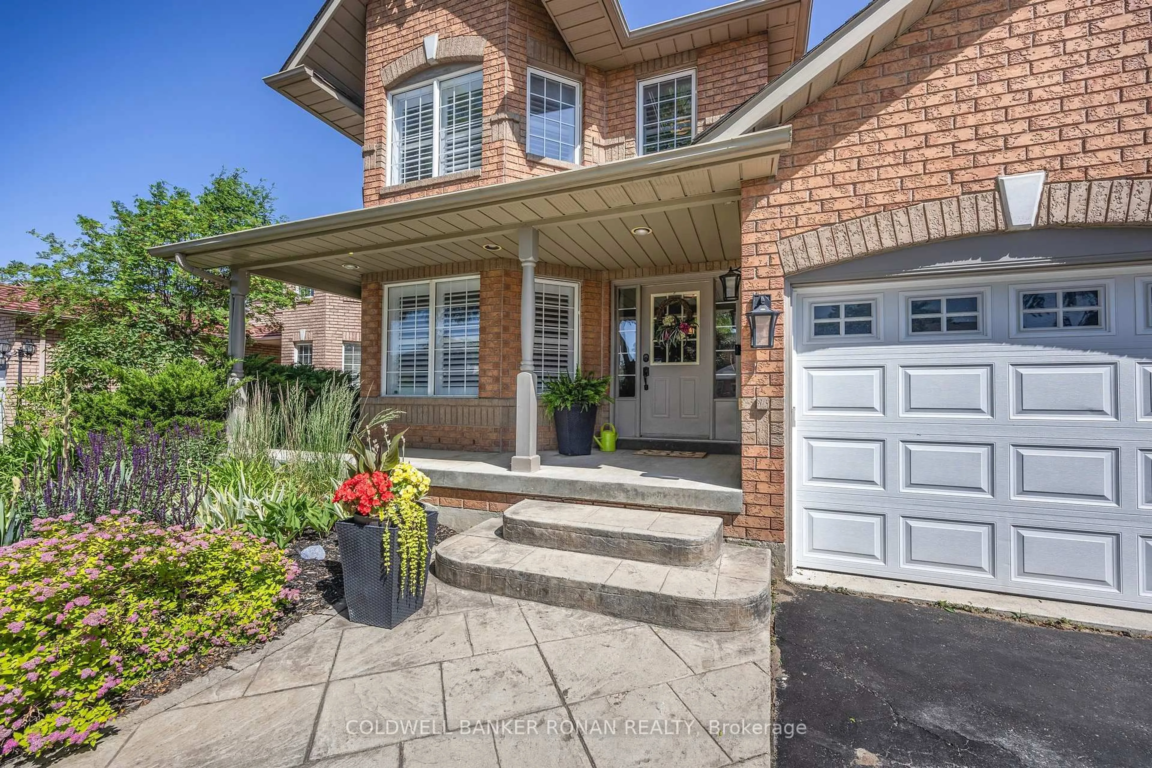 Home with brick exterior material, street for 8 Coburn Cres, New Tecumseth Ontario L0G 1A0