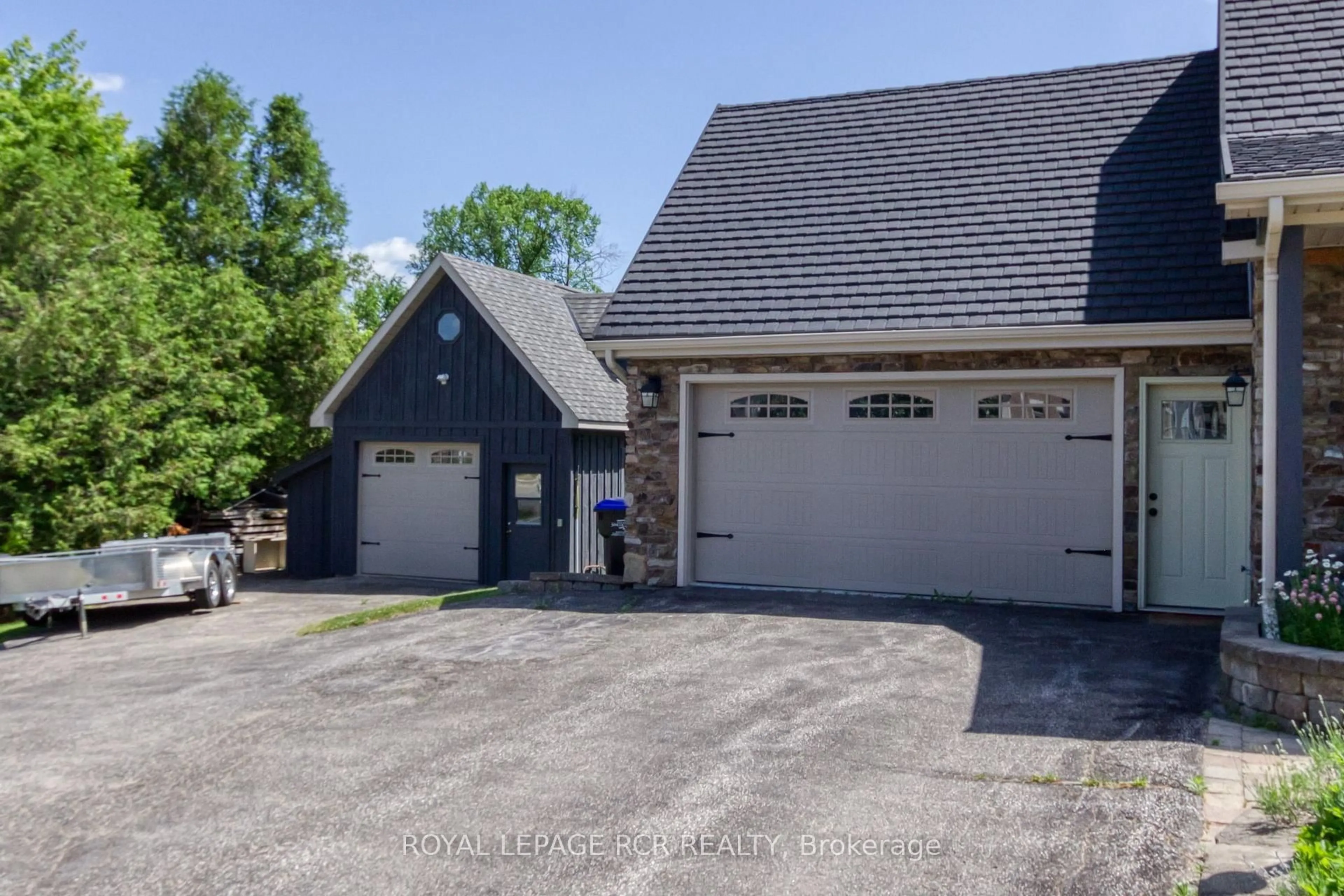 Indoor garage for 2163 Concession 8 Rd, Adjala-Tosorontio Ontario L0G 1W0