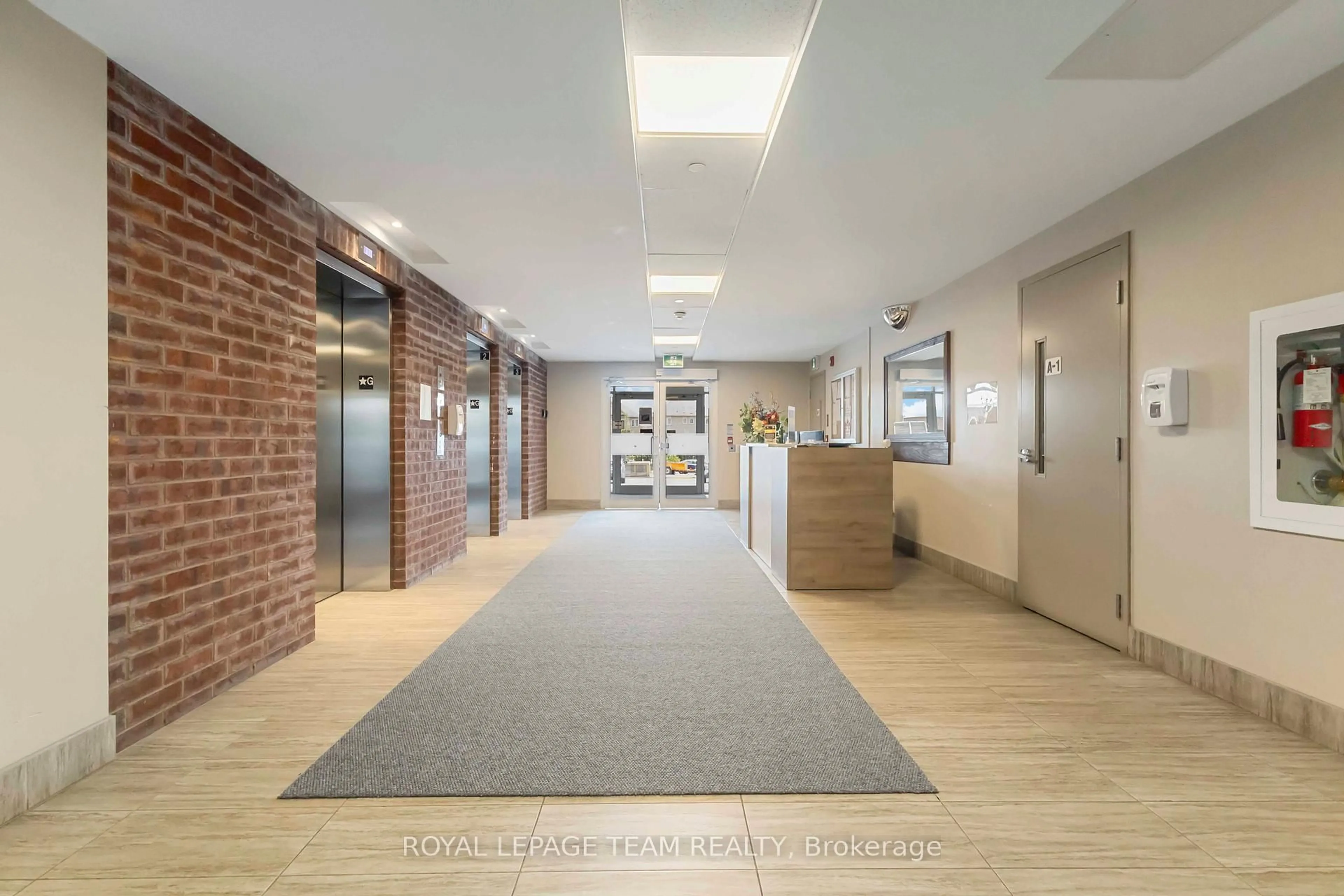 Indoor foyer for 7325 Markham Rd #406, Markham Ontario L3S 0C9