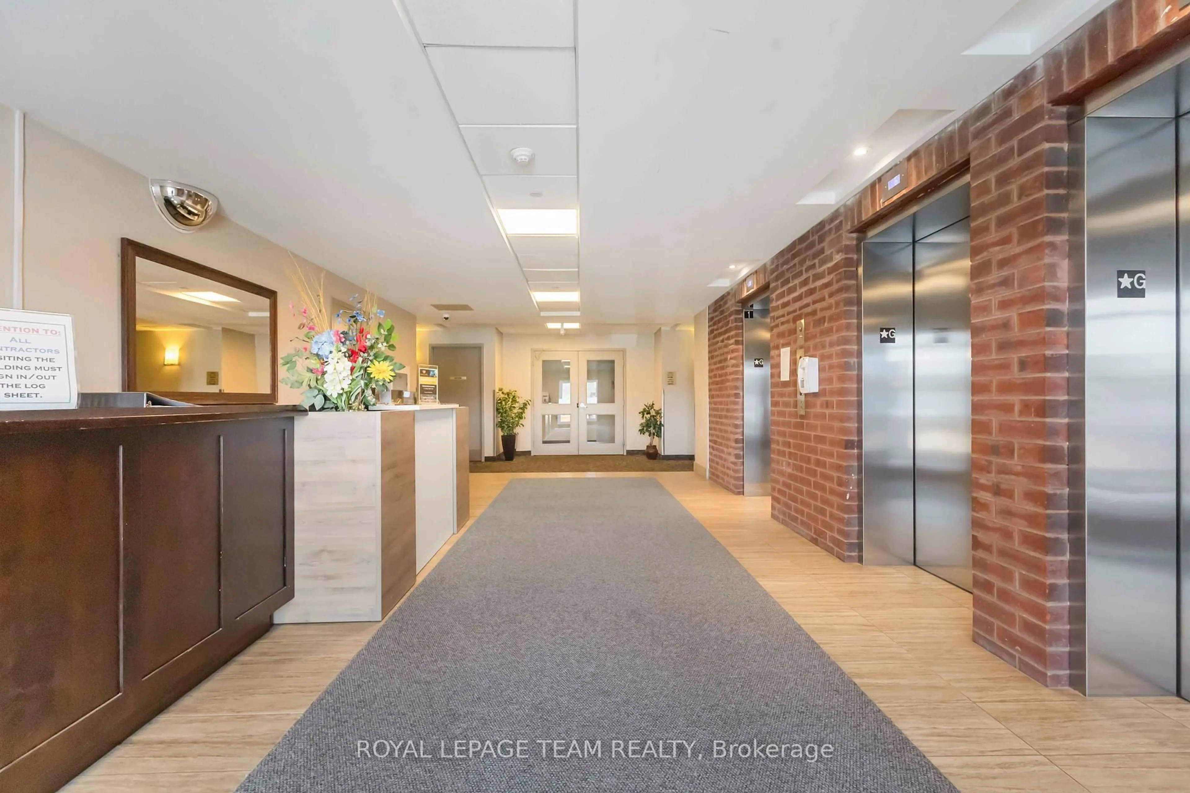 Indoor foyer for 7325 Markham Rd #406, Markham Ontario L3S 0C9