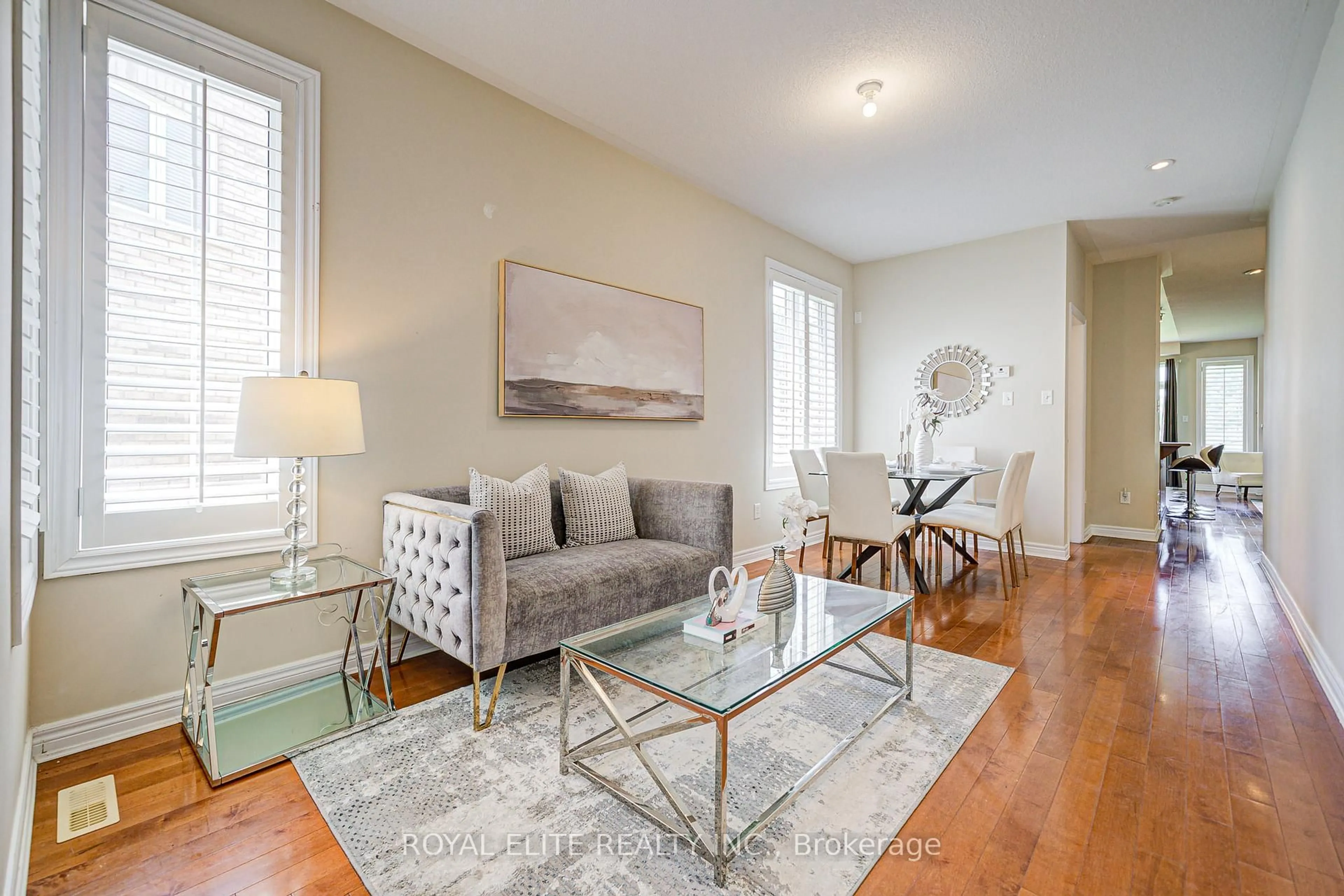 Living room with furniture, wood/laminate floor for 170 James Ratcliff Ave, Whitchurch-Stouffville Ontario L4A 0L6
