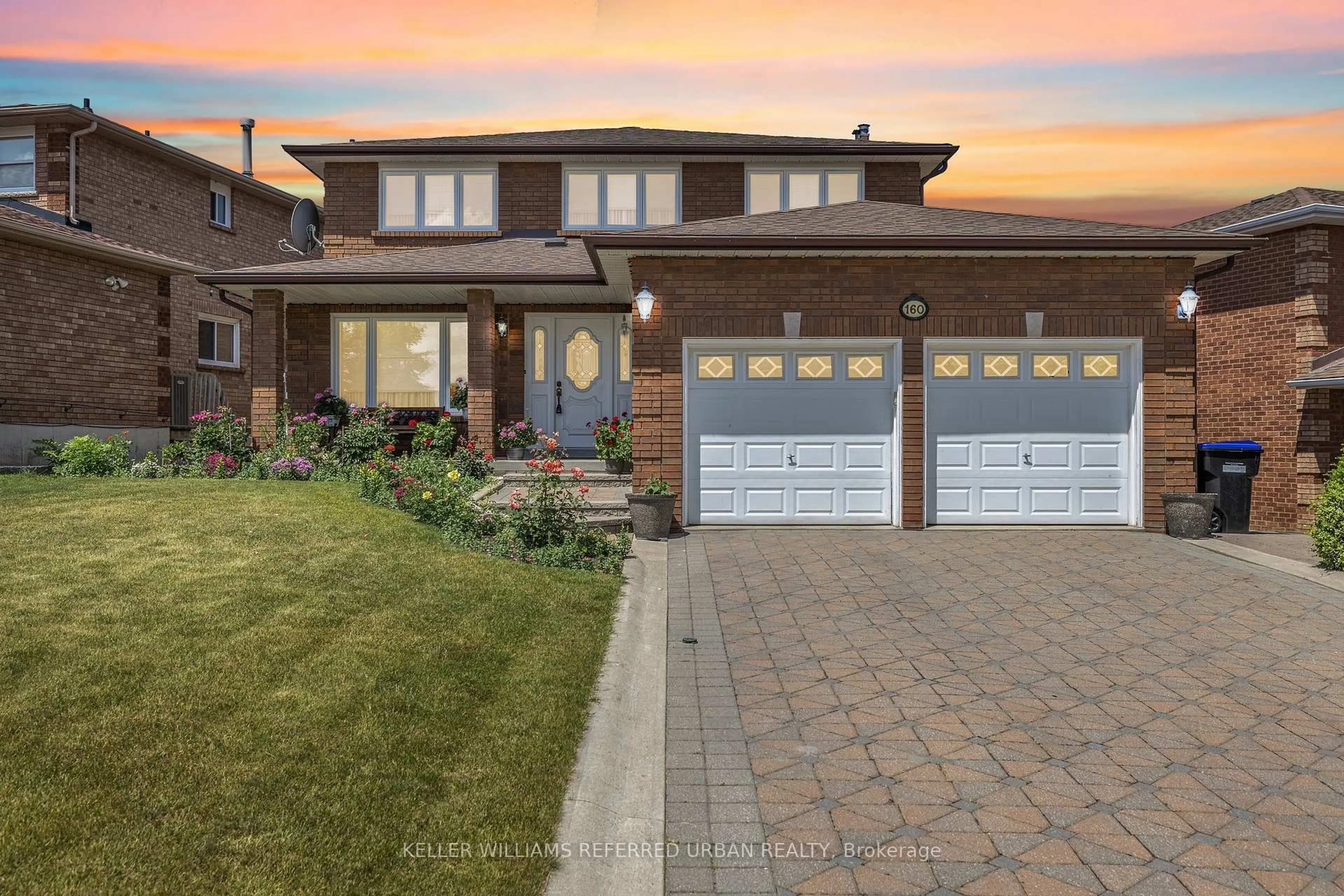 Home with brick exterior material, street for 160 Miller Park Ave, Bradford West Gwillimbury Ontario L3Z 2K3