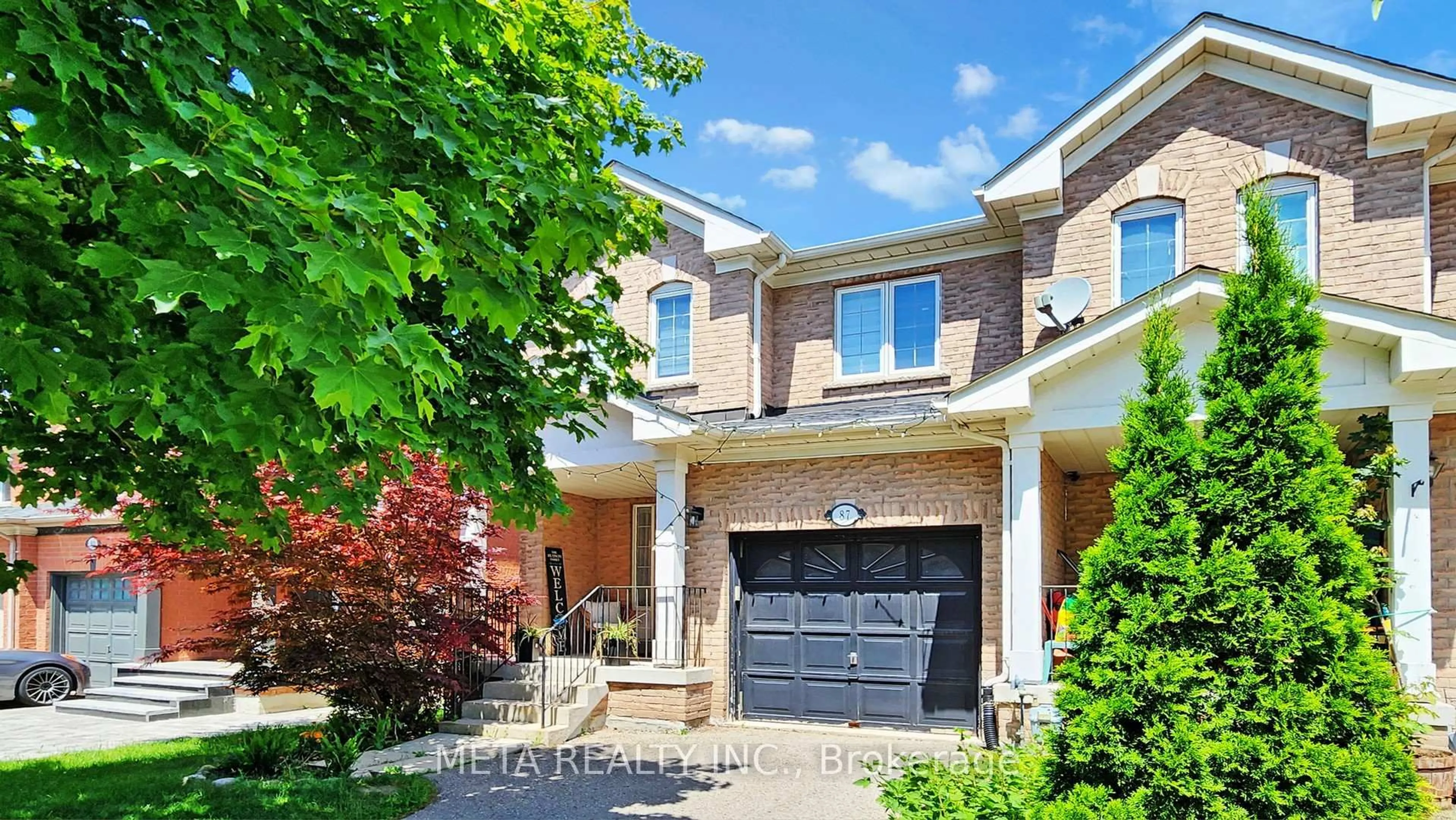 Home with brick exterior material, street for 87 Banbrooke Cres, Newmarket Ontario L3X 2W9