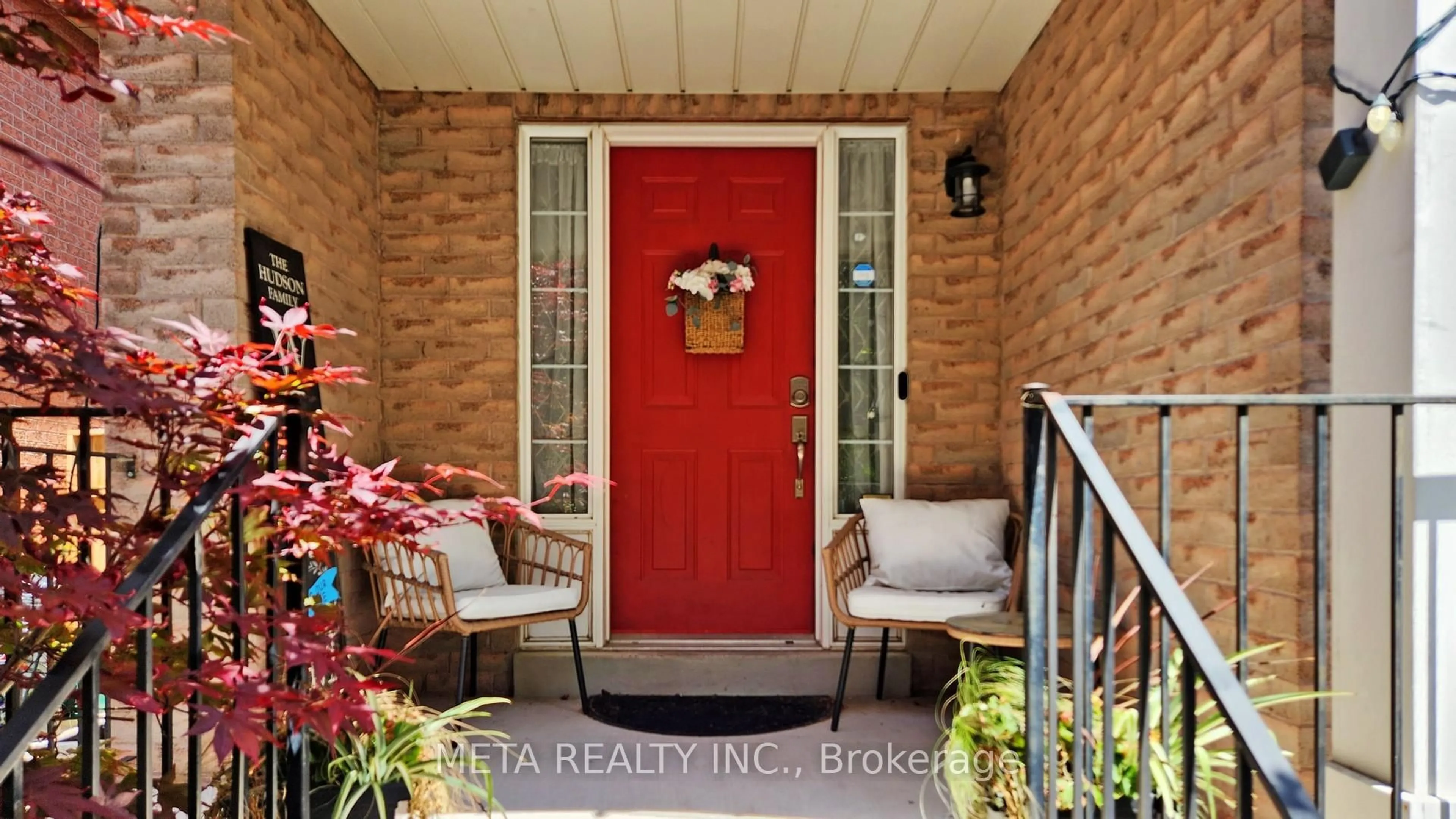 Indoor entryway for 87 Banbrooke Cres, Newmarket Ontario L3X 2W9