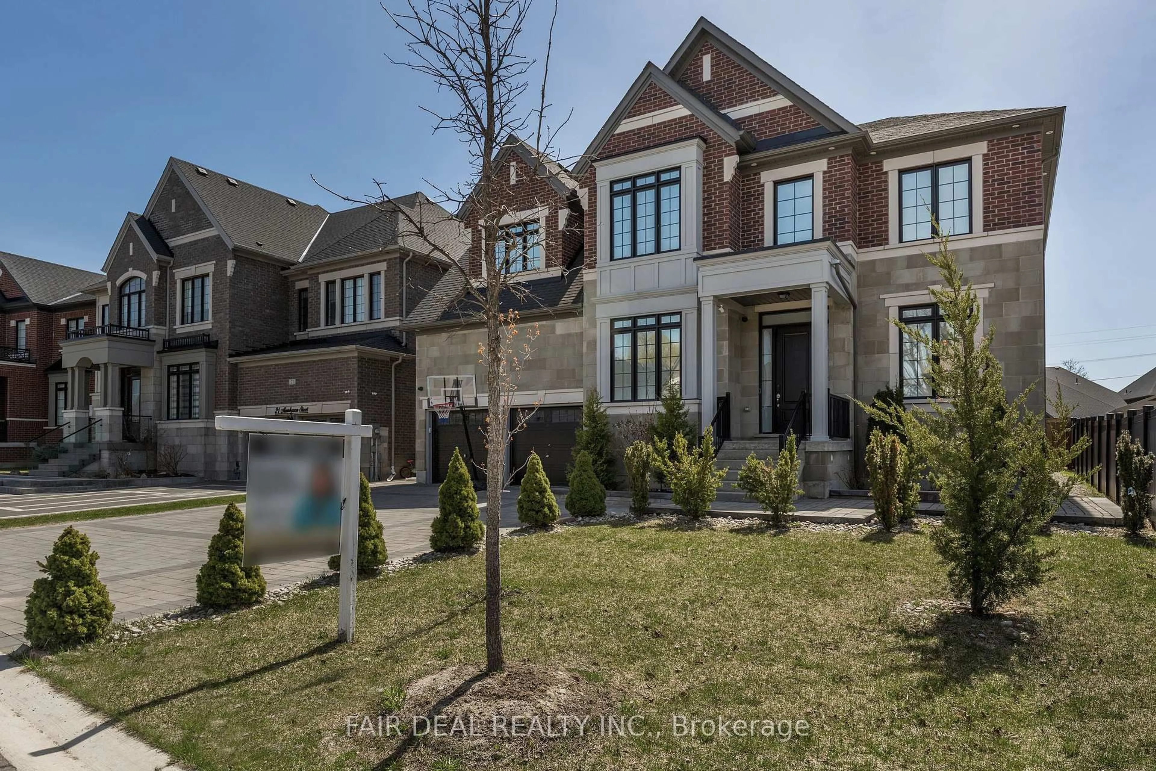 Home with brick exterior material, street for 23 Mumberson St, Innisfil Ontario L0L 1L0