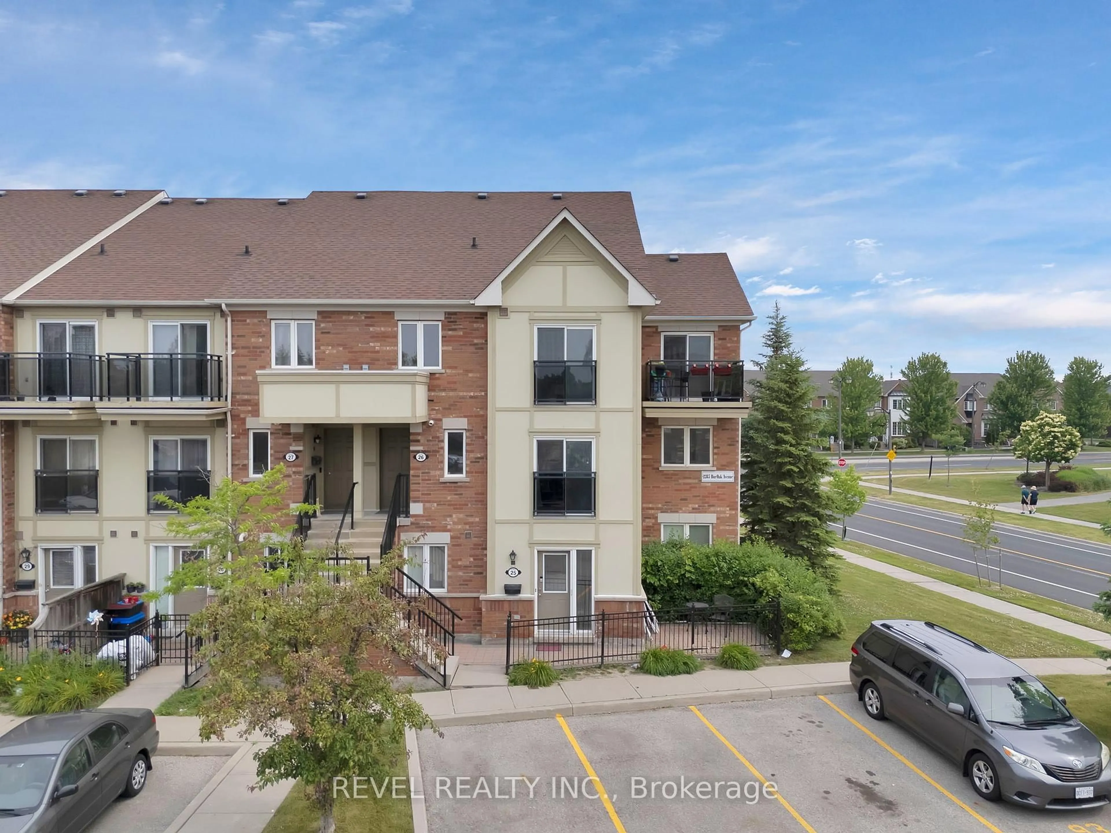 A pic from outside/outdoor area/front of a property/back of a property/a pic from drone, unknown for 2285 Bur Oak Ave #26, Markham Ontario L6E 0B9