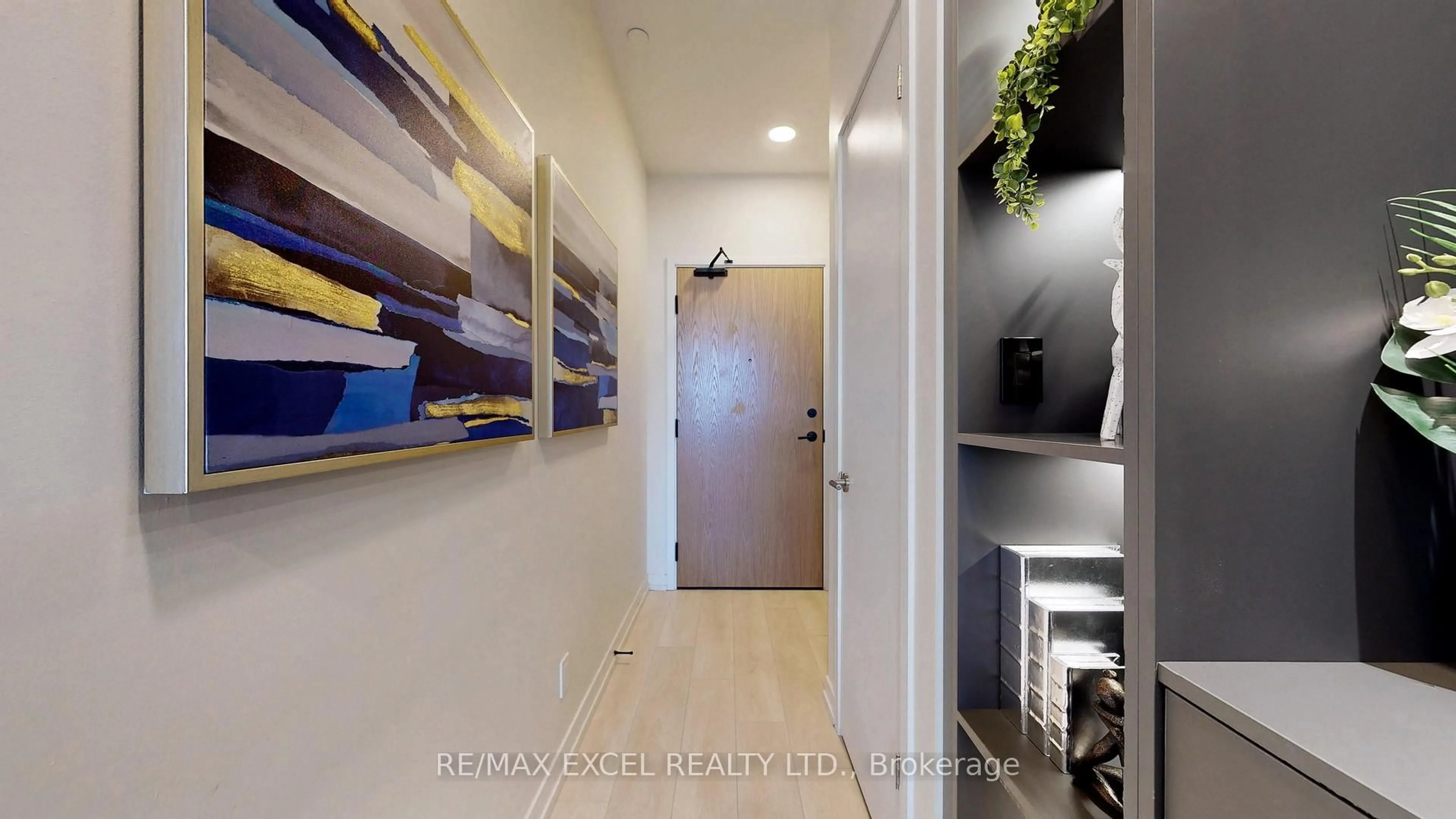 Indoor entryway for 8 Beverley Glen Blvd #802, Vaughan Ontario L4J 0L5