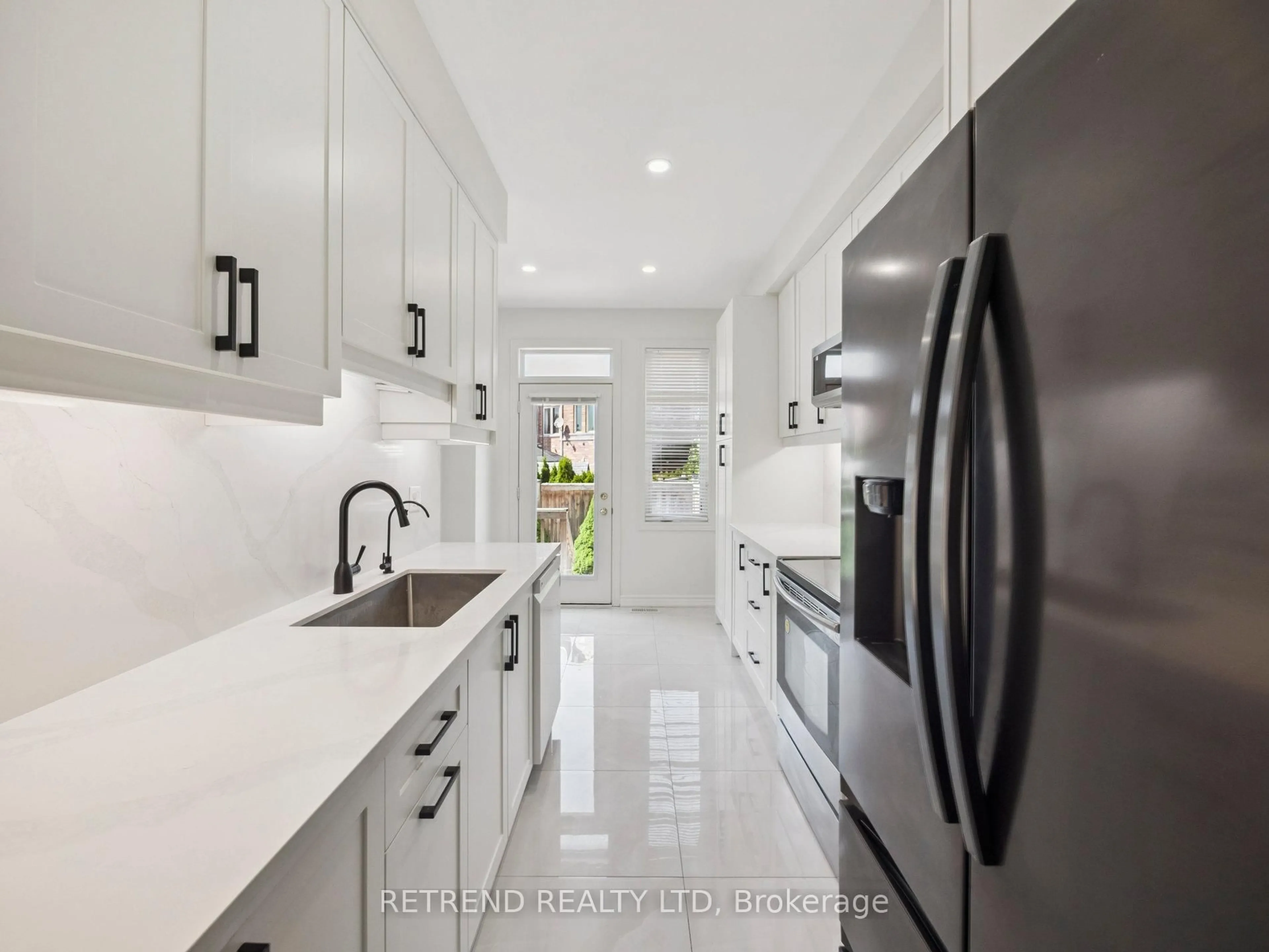 Contemporary kitchen, ceramic/tile floor for 74 Harvest Hills Blvd, Newmarket Ontario L9N 0B3