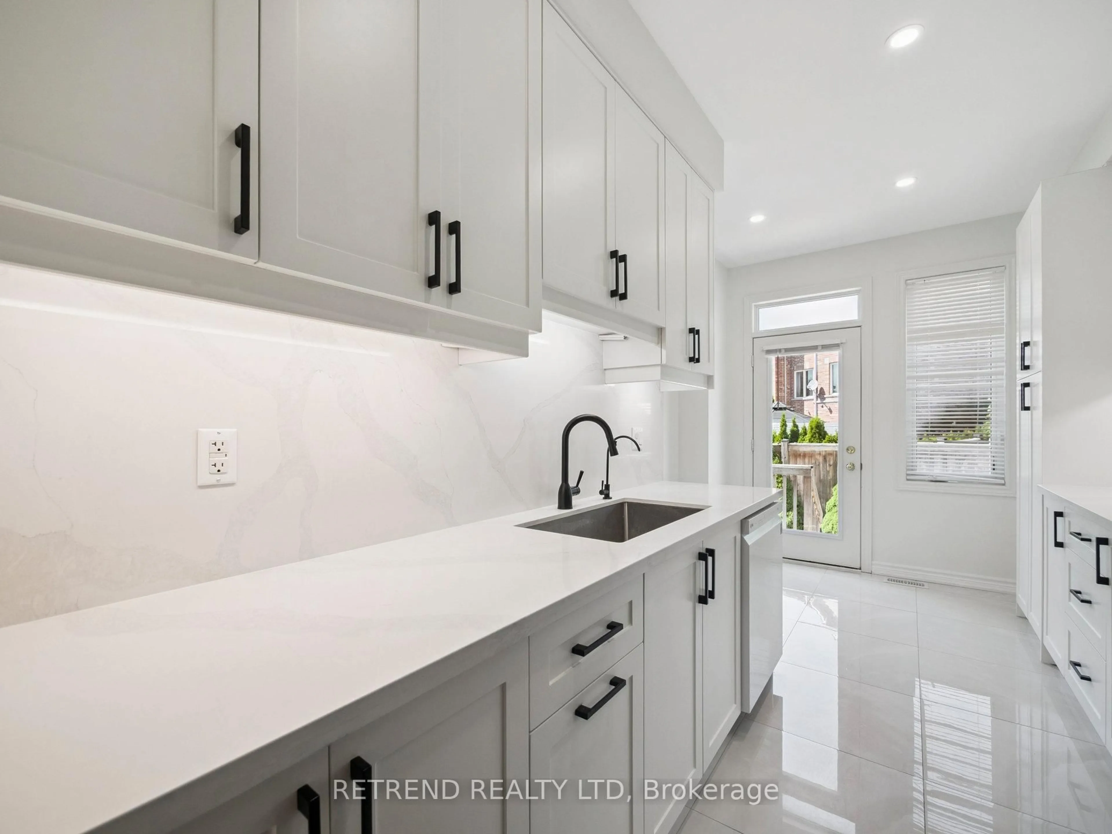 Contemporary kitchen, ceramic/tile floor for 74 Harvest Hills Blvd, Newmarket Ontario L9N 0B3