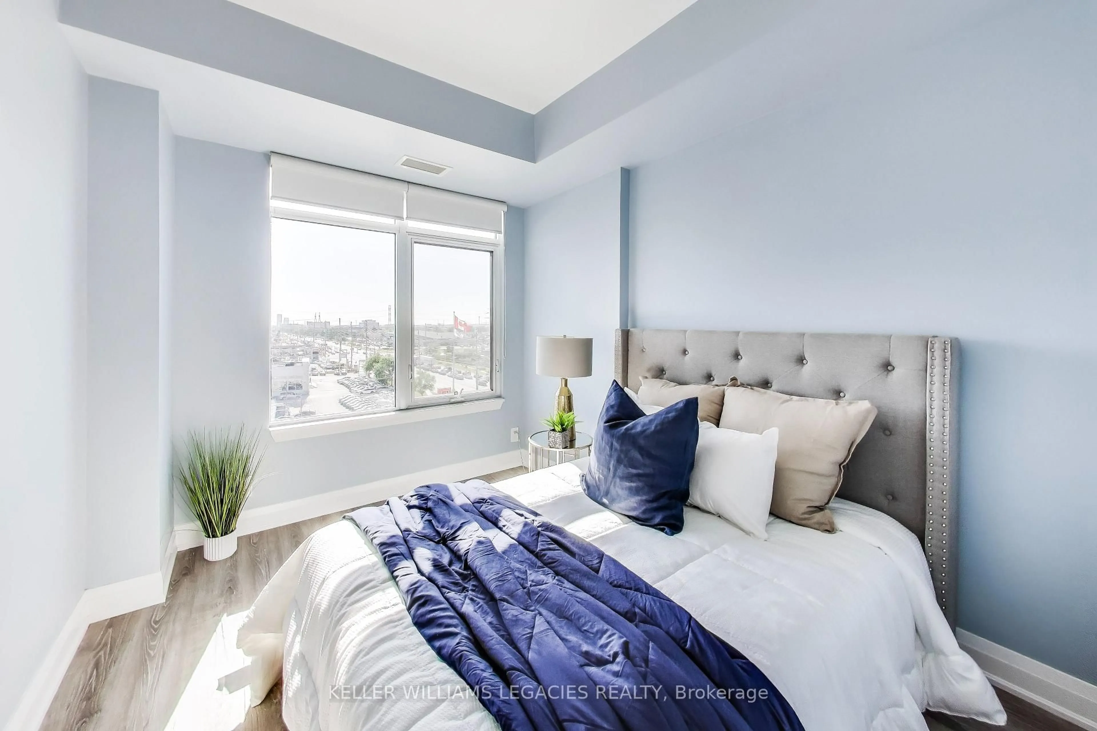 Bedroom with bed, unknown for 12 Woodstream Blvd #704, Vaughan Ontario L4L 8C4