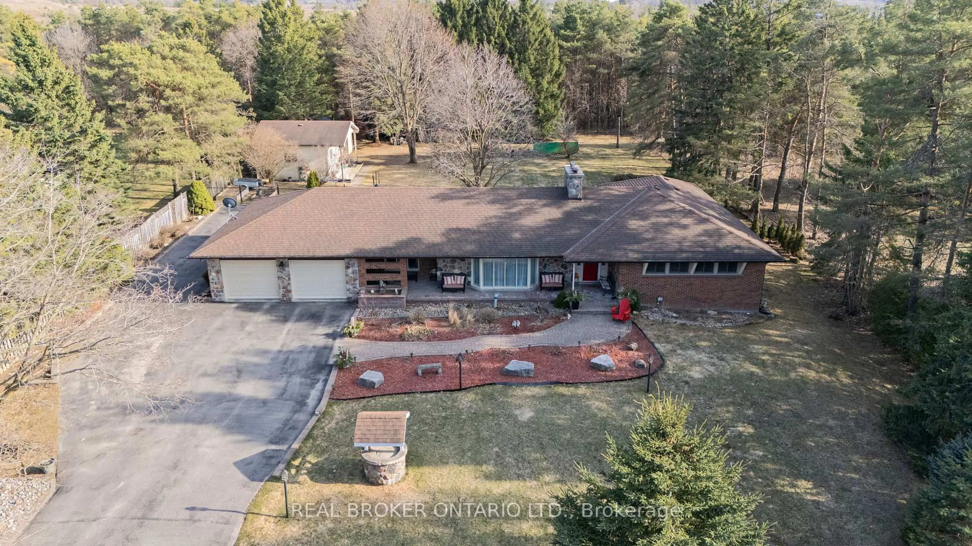 A pic from outside/outdoor area/front of a property/back of a property/a pic from drone, unknown for 309 Wagg Rd, Uxbridge Ontario L0C 1A0