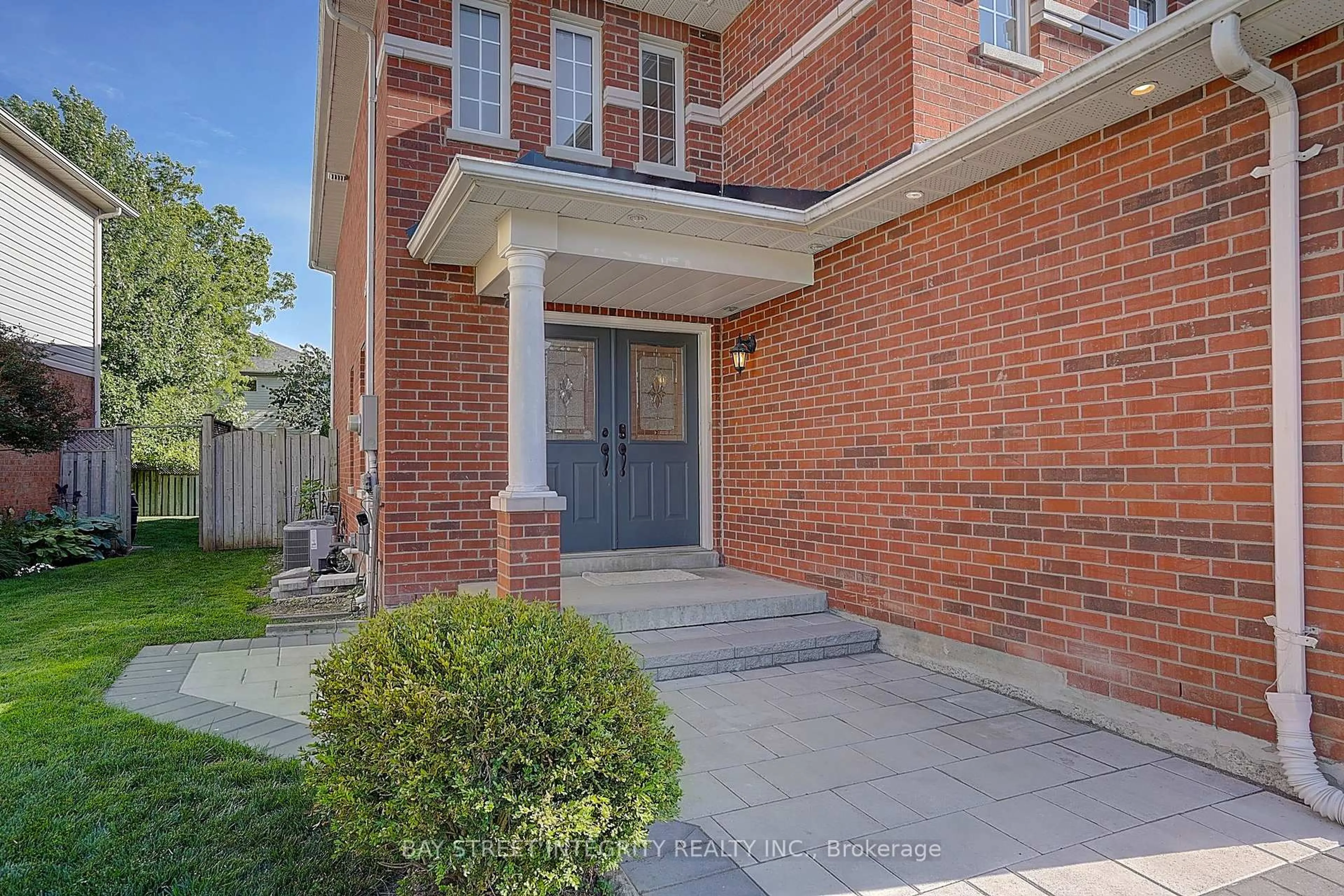 Home with brick exterior material, street for 583 Heddle Cres, Newmarket Ontario L3X 2K7